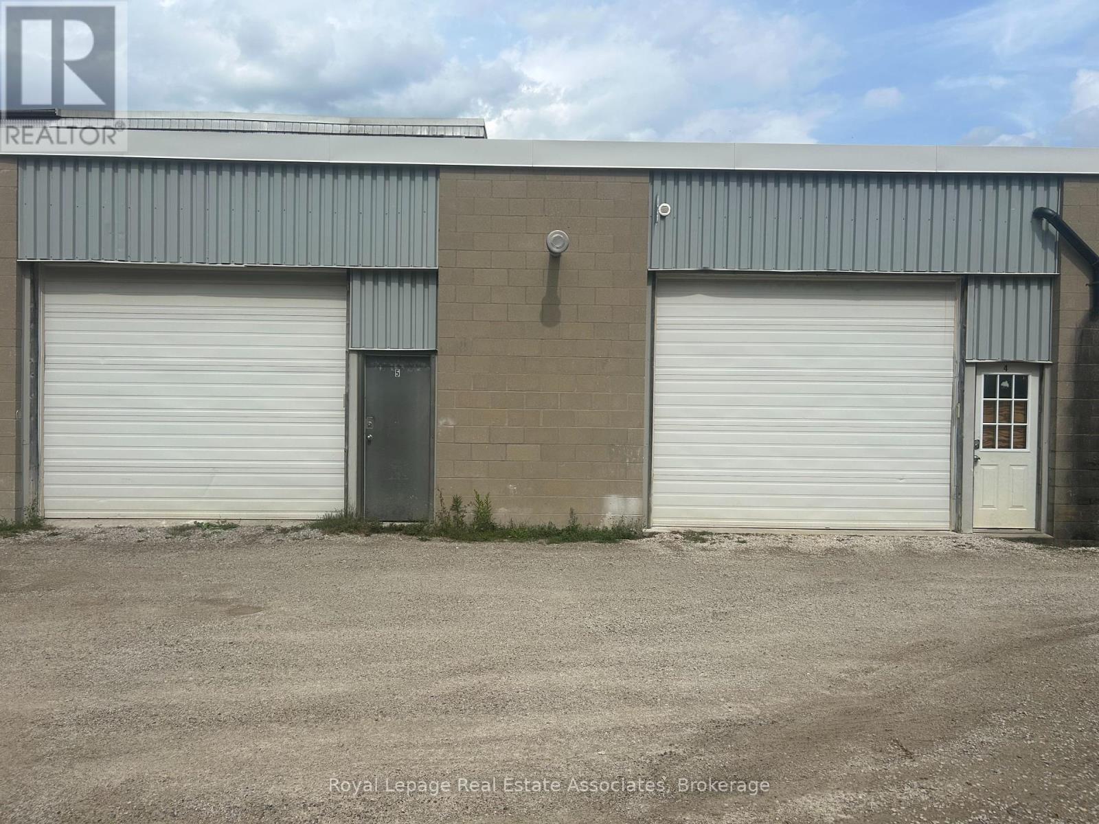 












153 PERTH STREET

,
Halton Hills,




Ontario
L7J1C9

