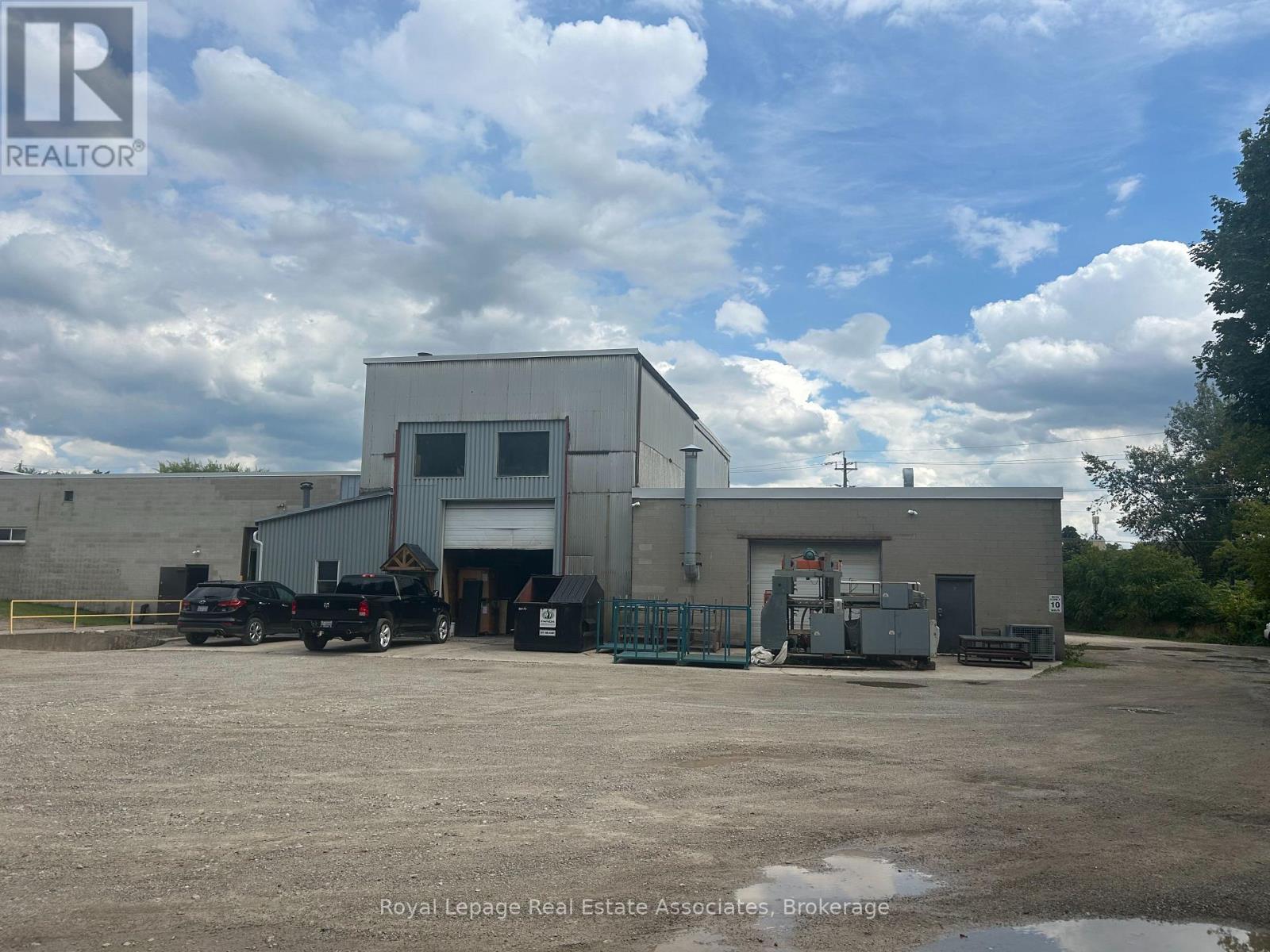 












153 PERTH STREET

,
Halton Hills,




Ontario
L7J1C9

