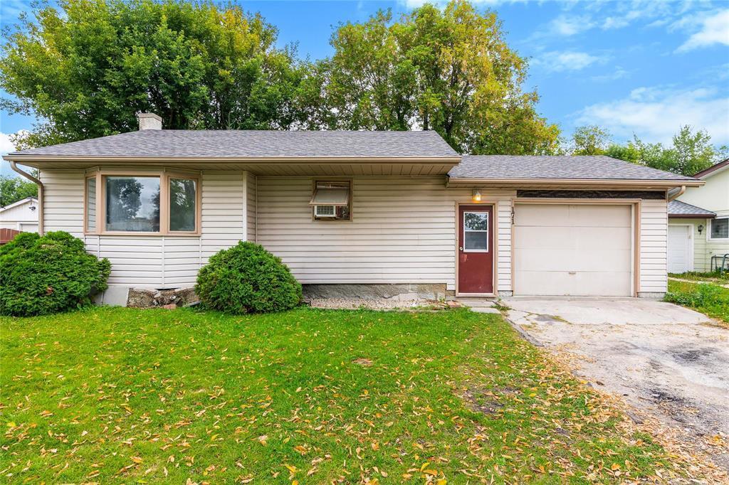 












171 Elmdale Street

,
Steinbach,




Manitoba
R5G0E3


