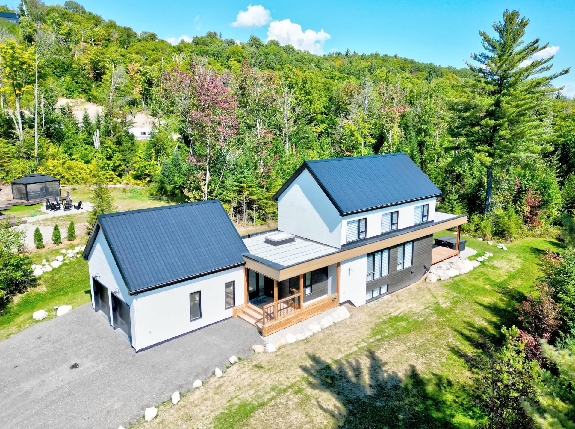 









551


Ch. du Quartier-du-Cerf

,
Saint-Côme,




QC
J0K2B0

