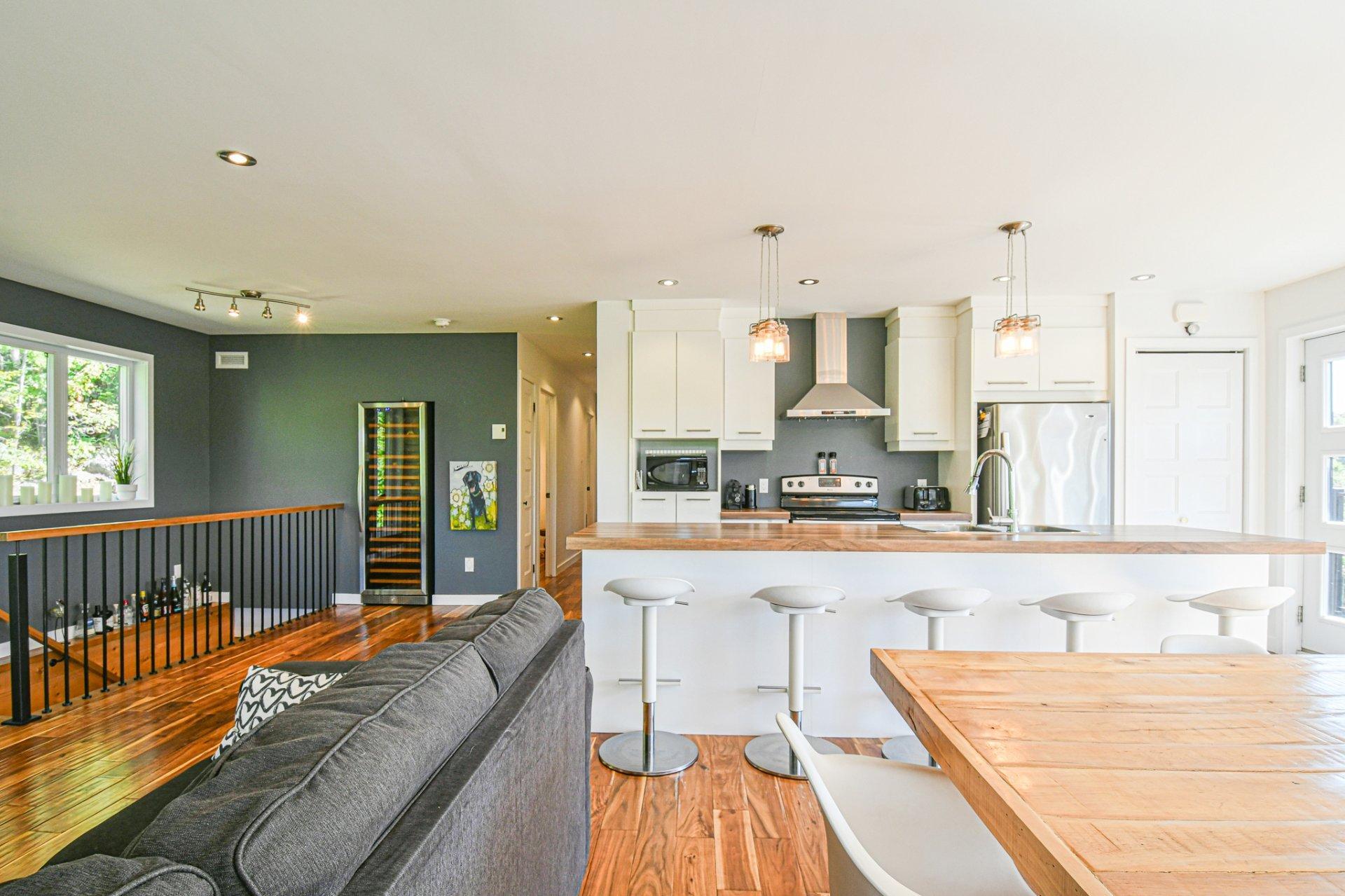 









14


Rue des Trembles

,
Sainte-Marguerite-du-Lac-Masson,




QC
J0T1L0

