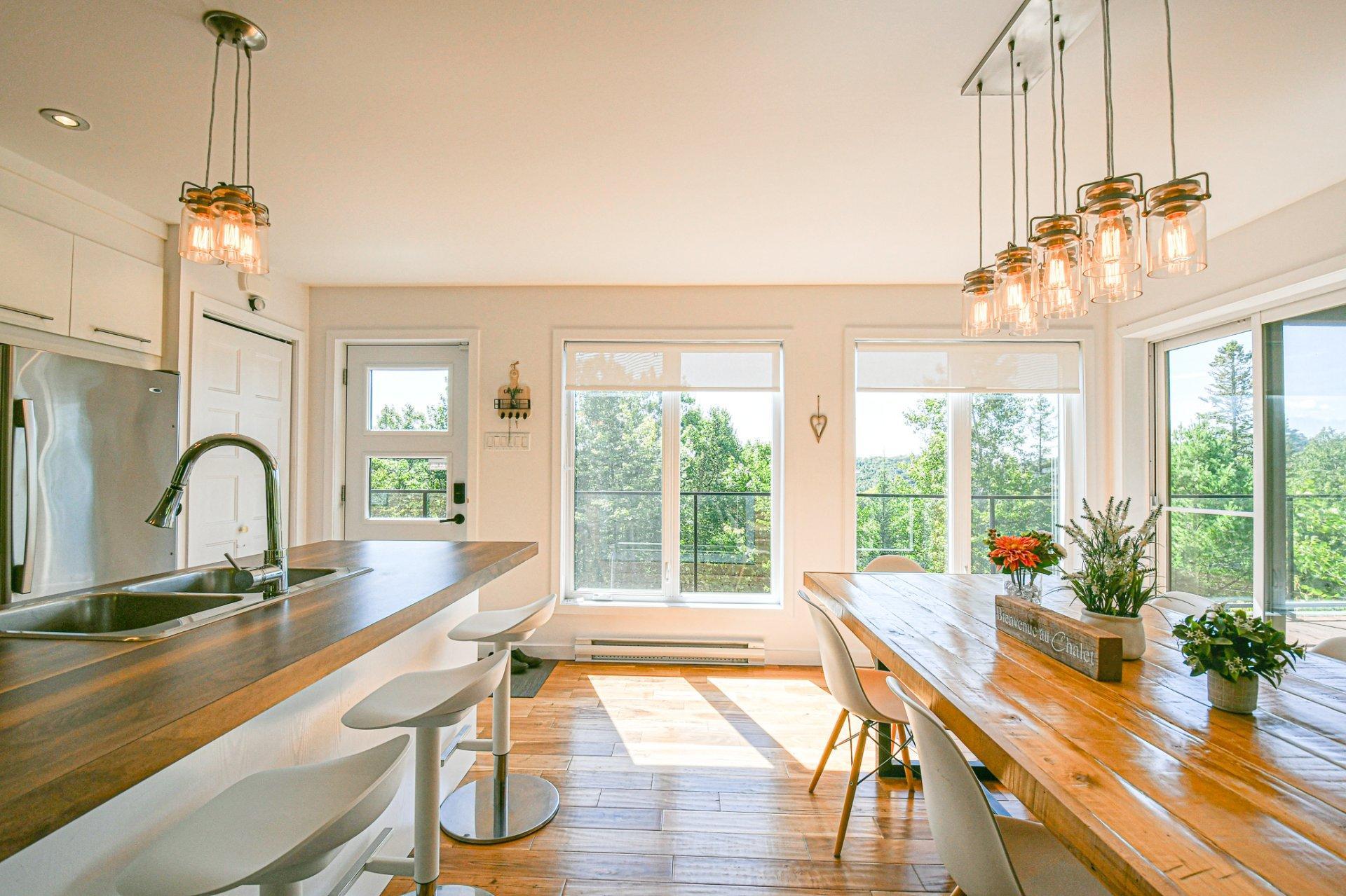 









14


Rue des Trembles

,
Sainte-Marguerite-du-Lac-Masson,




QC
J0T1L0

