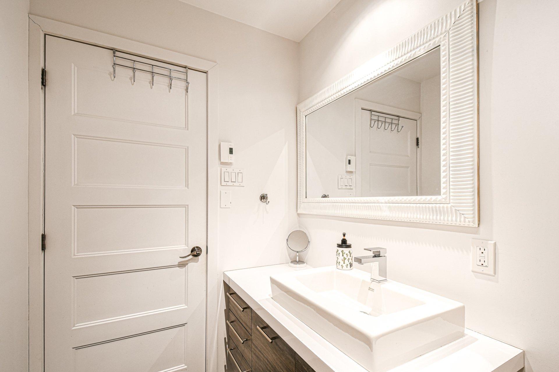 









14


Rue des Trembles

,
Sainte-Marguerite-du-Lac-Masson,




QC
J0T1L0

