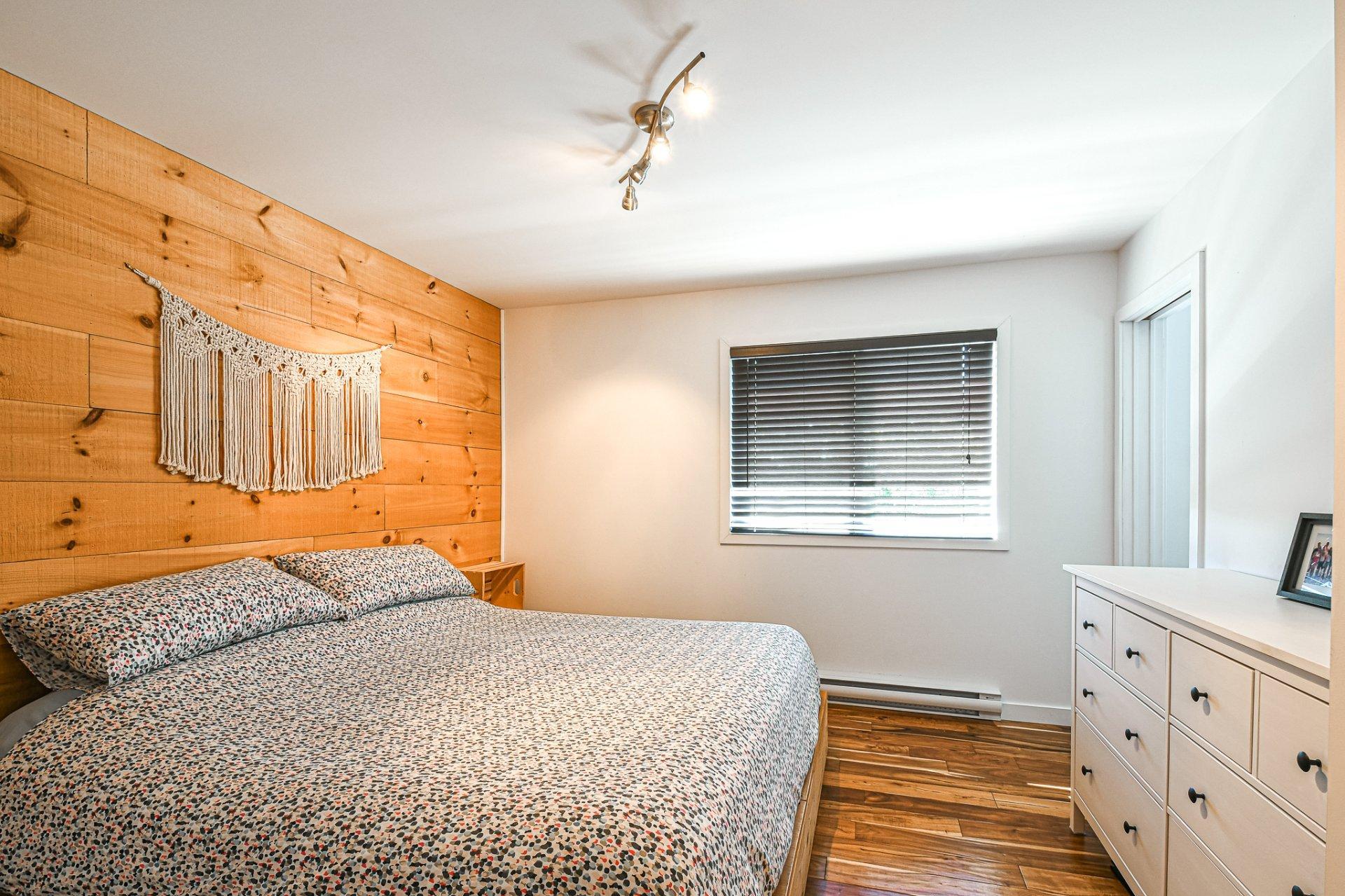 









14


Rue des Trembles

,
Sainte-Marguerite-du-Lac-Masson,




QC
J0T1L0

