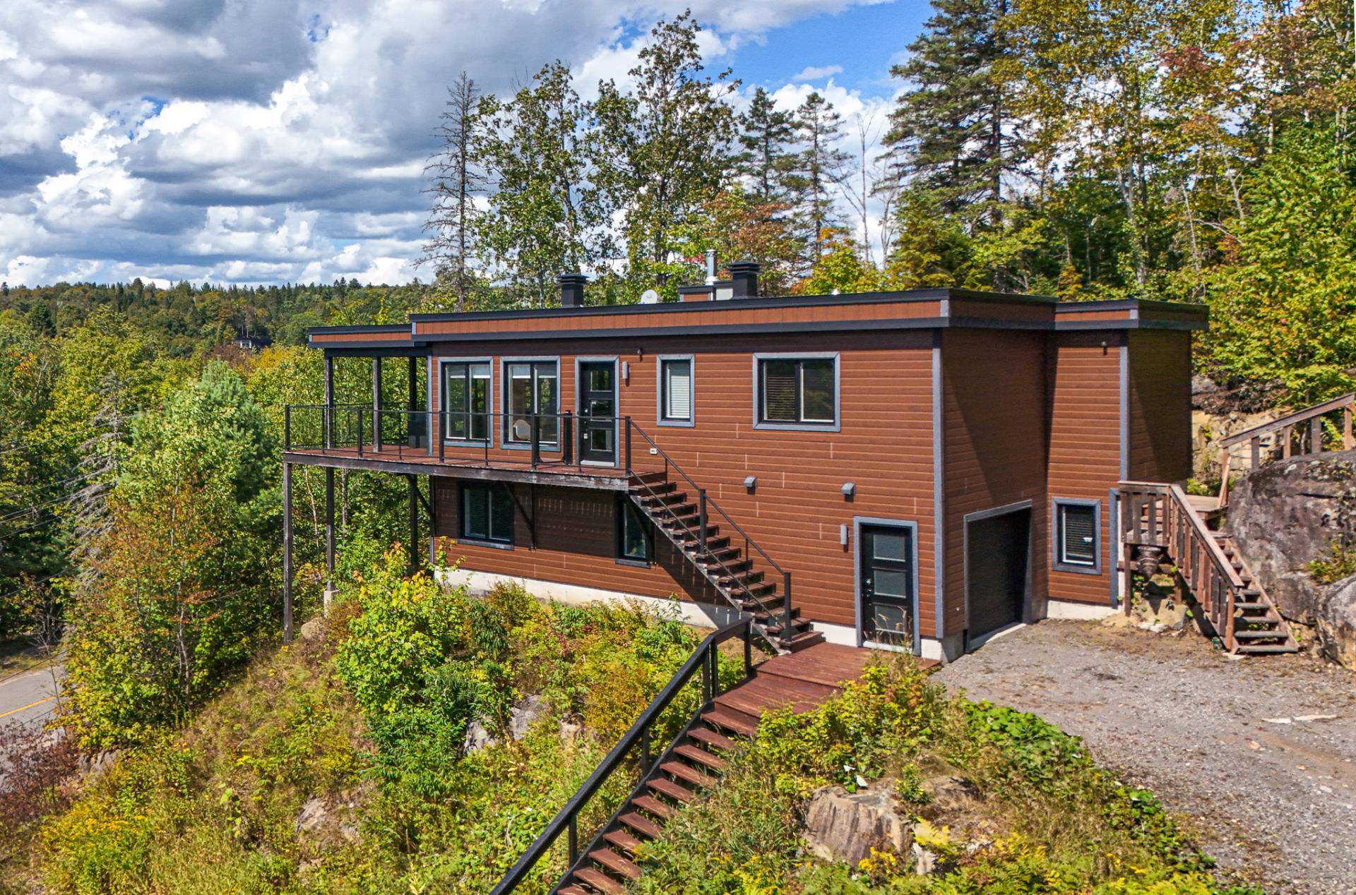 









14


Rue des Trembles

,
Sainte-Marguerite-du-Lac-Masson,




QC
J0T1L0

