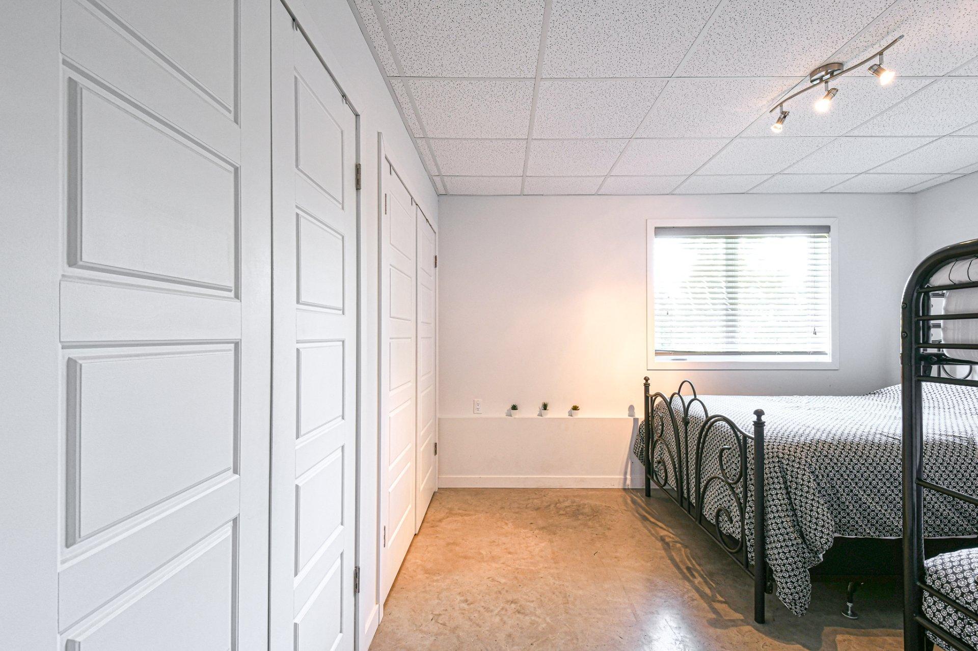 









14


Rue des Trembles

,
Sainte-Marguerite-du-Lac-Masson,




QC
J0T1L0

