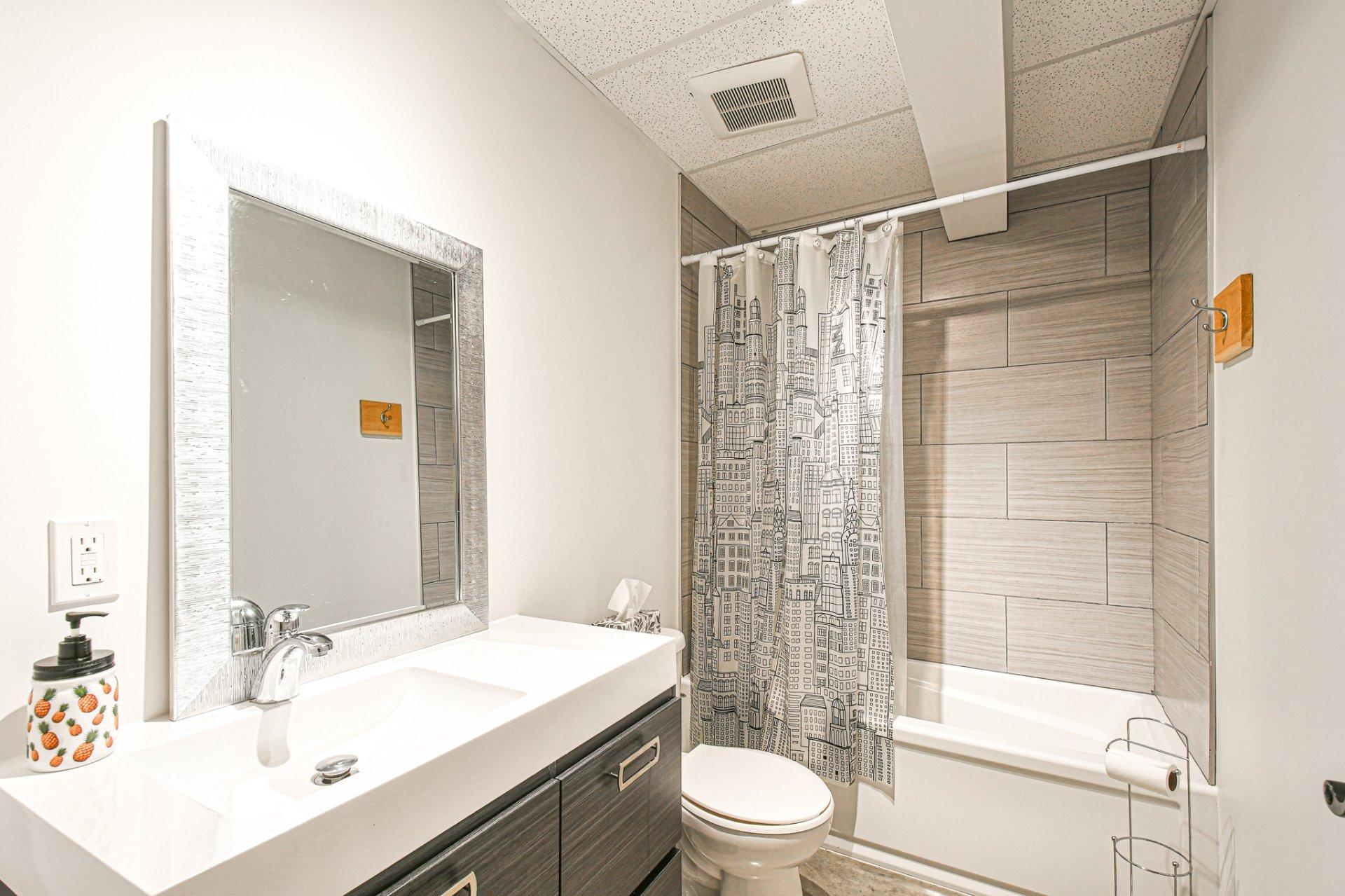 









14


Rue des Trembles

,
Sainte-Marguerite-du-Lac-Masson,




QC
J0T1L0

