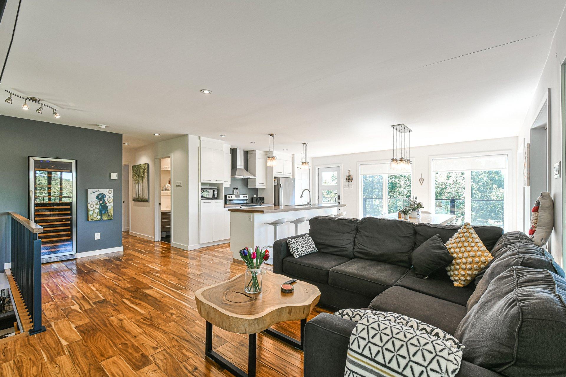 









14


Rue des Trembles

,
Sainte-Marguerite-du-Lac-Masson,




QC
J0T1L0

