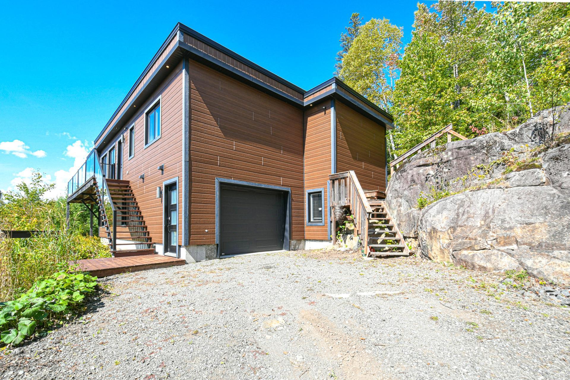 









14


Rue des Trembles

,
Sainte-Marguerite-du-Lac-Masson,




QC
J0T1L0

