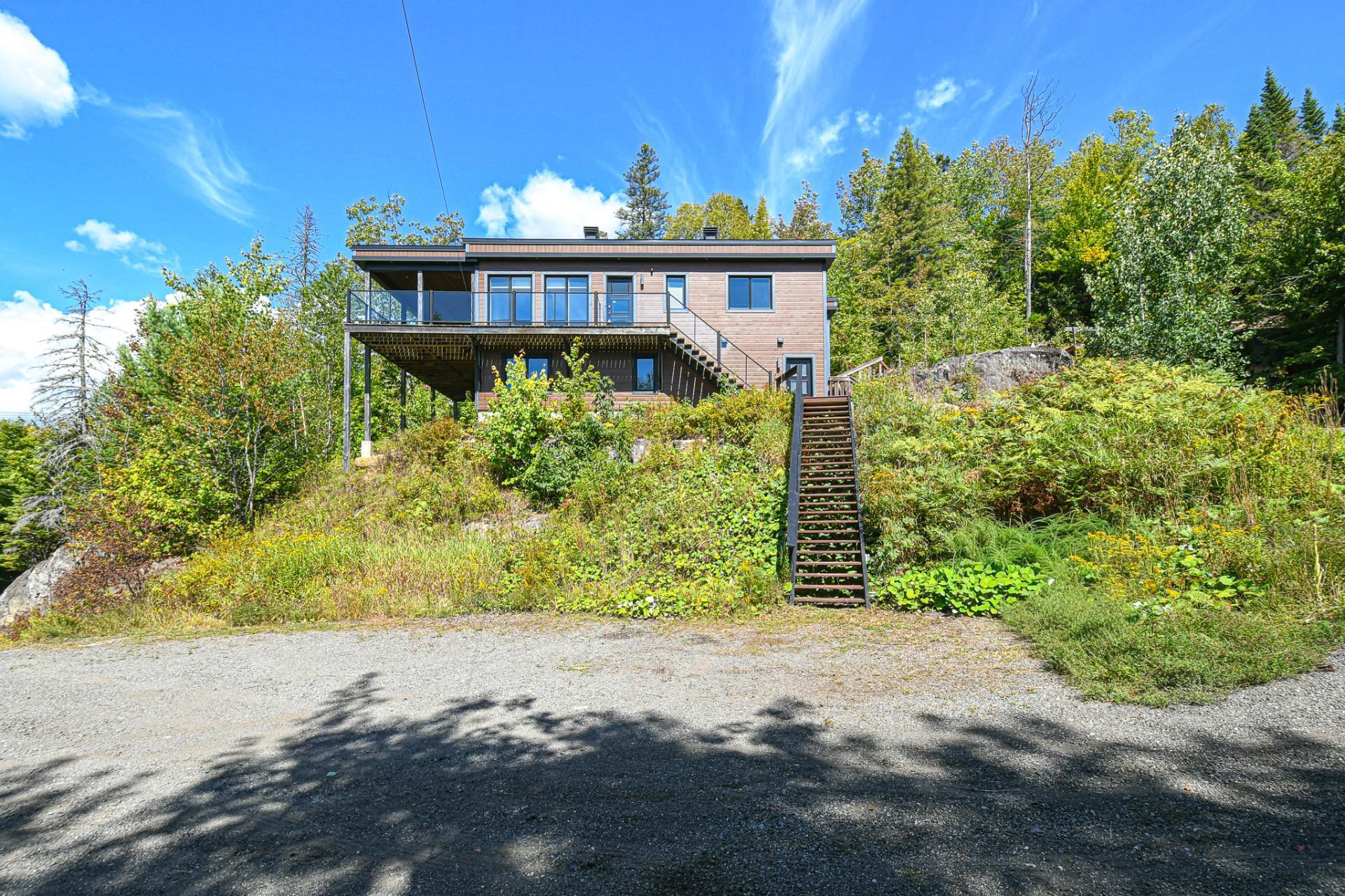 









14


Rue des Trembles

,
Sainte-Marguerite-du-Lac-Masson,




QC
J0T1L0

