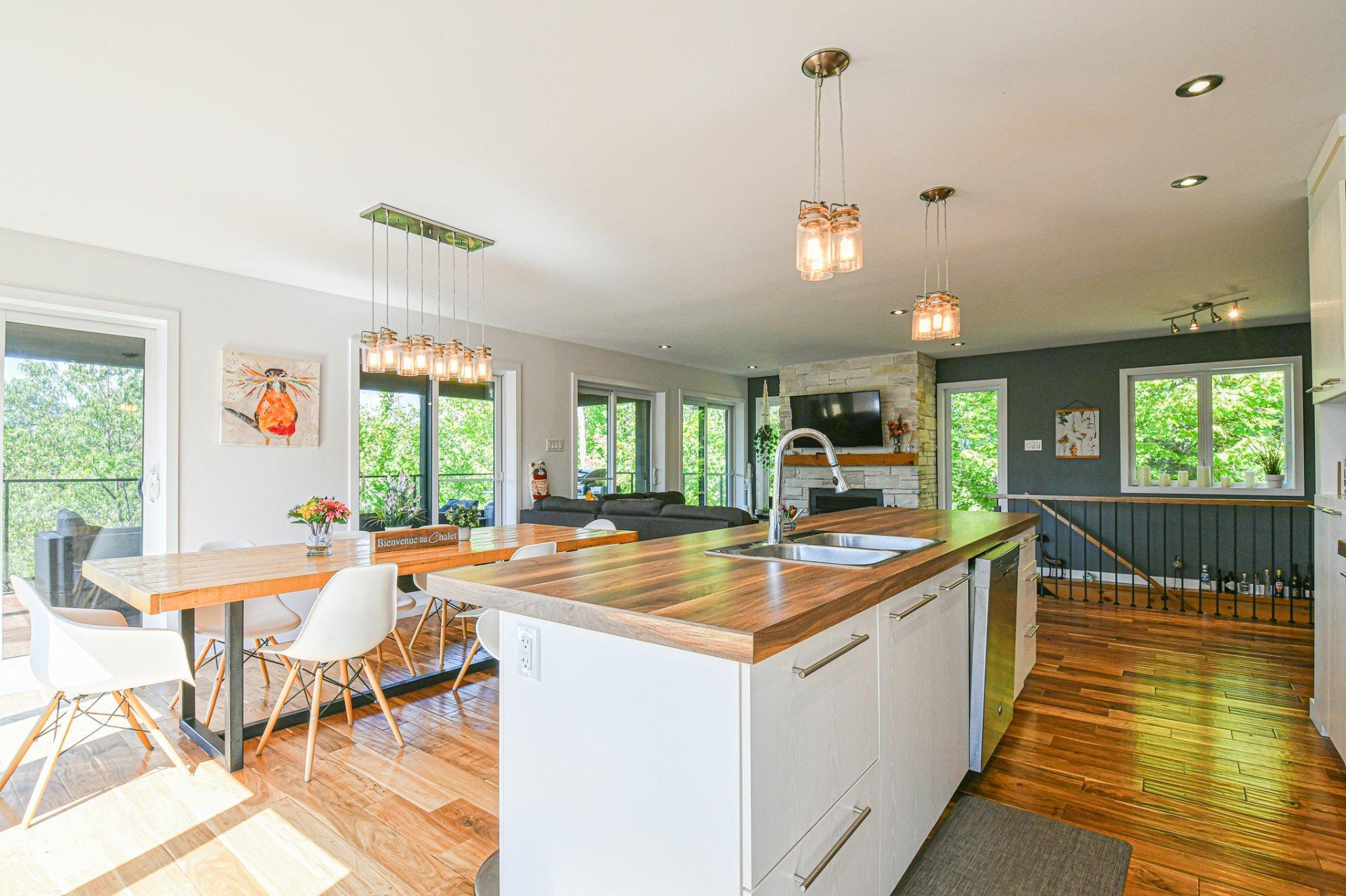 









14


Rue des Trembles

,
Sainte-Marguerite-du-Lac-Masson,




QC
J0T1L0

