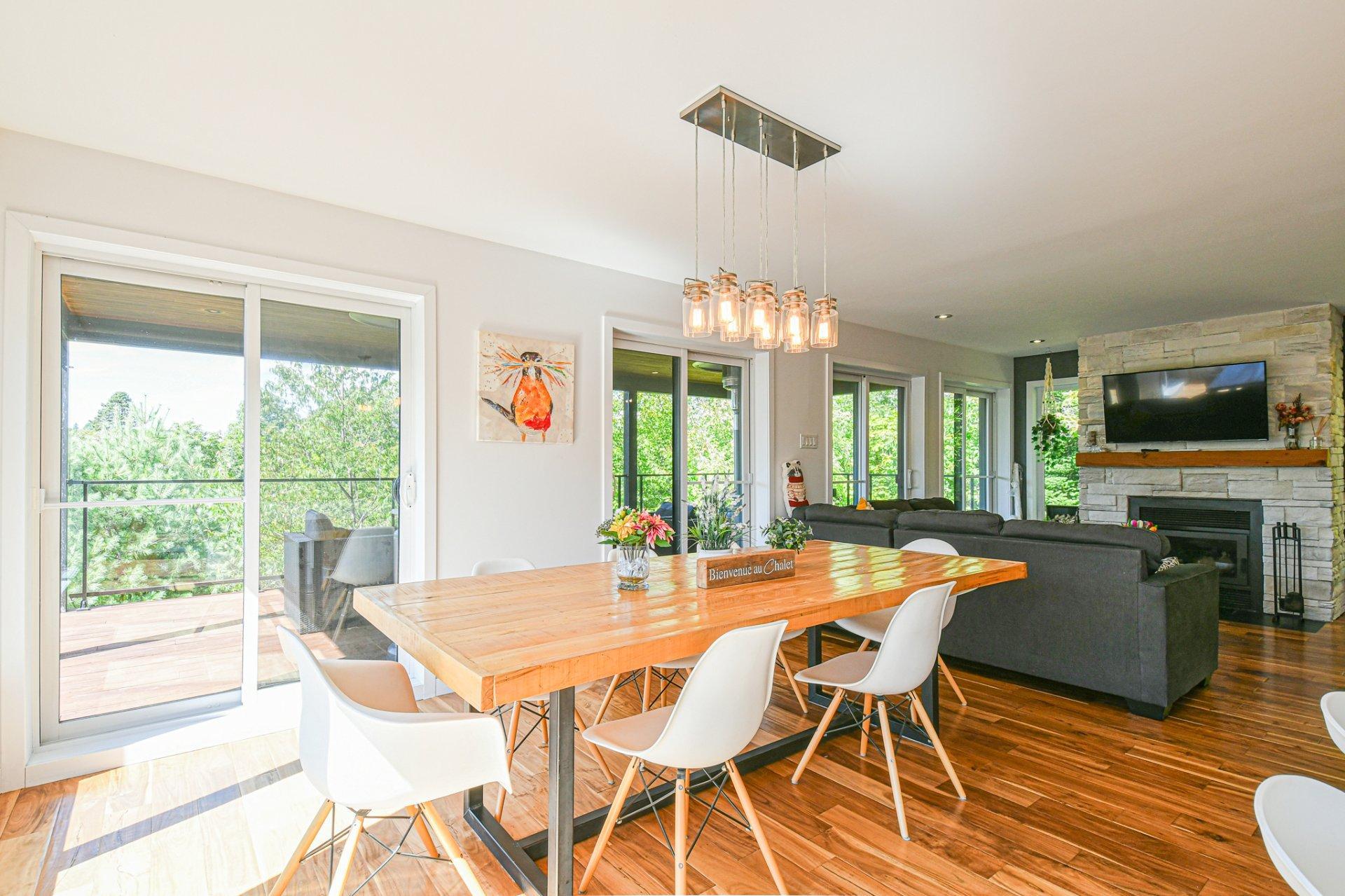 









14


Rue des Trembles

,
Sainte-Marguerite-du-Lac-Masson,




QC
J0T1L0

