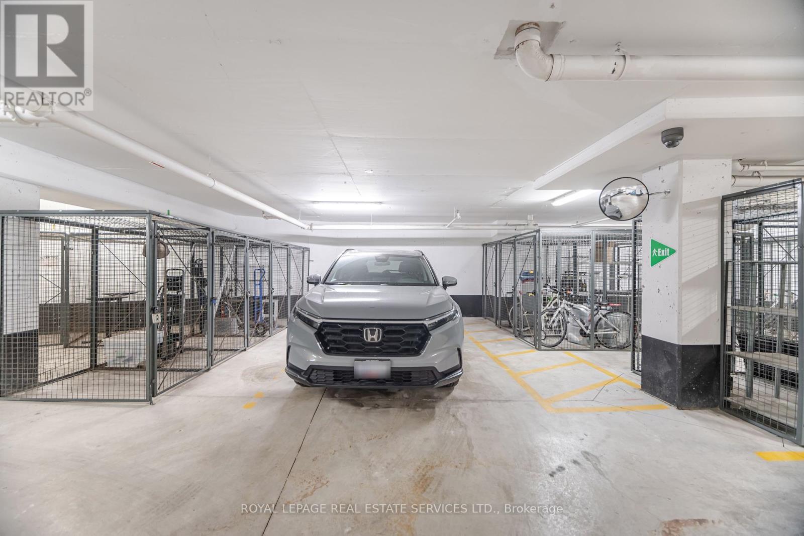 












201 - 90 TRINITY STREET

,
Toronto,




Ontario
M5A0E4

