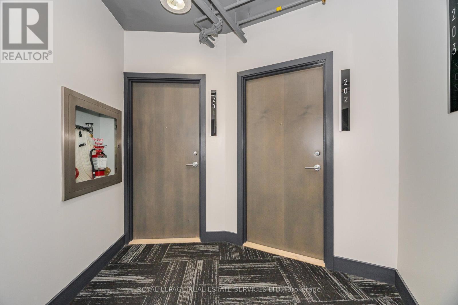 












201 - 90 TRINITY STREET

,
Toronto,




Ontario
M5A0E4

