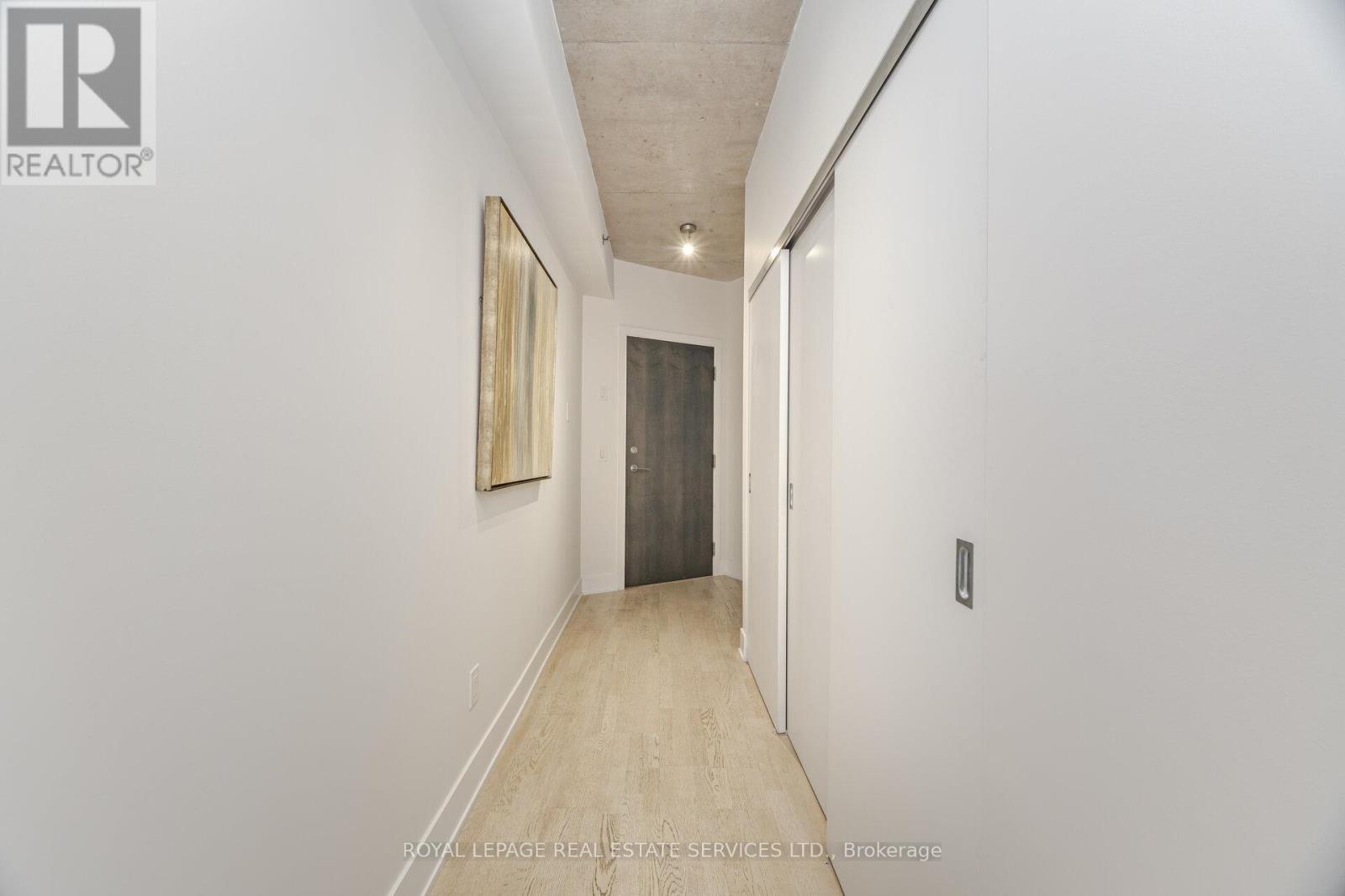 












201 - 90 TRINITY STREET

,
Toronto,




Ontario
M5A0E4

