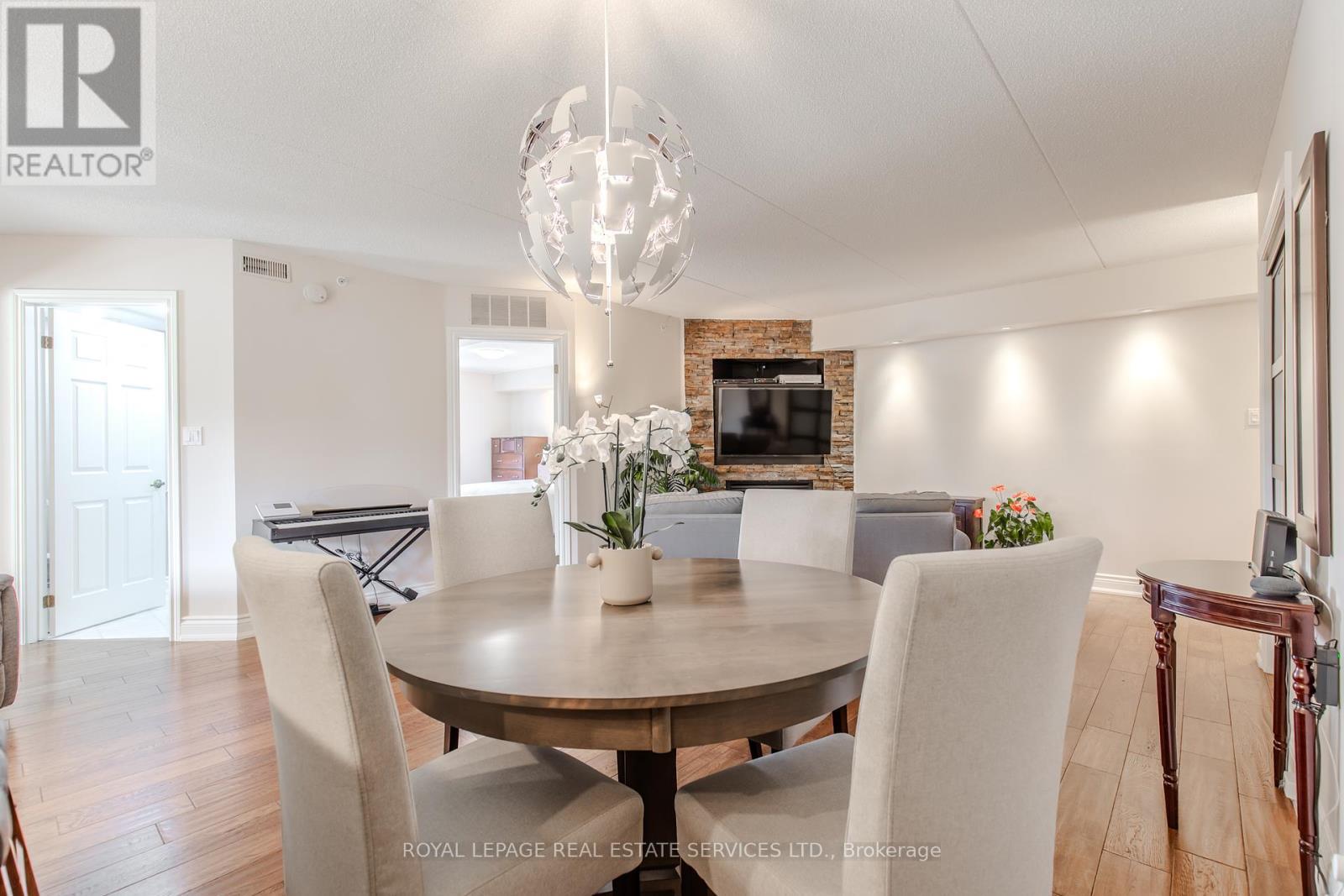 












310 - 1451 WALKER'S LINE

,
Burlington,




Ontario
L7M4P1

