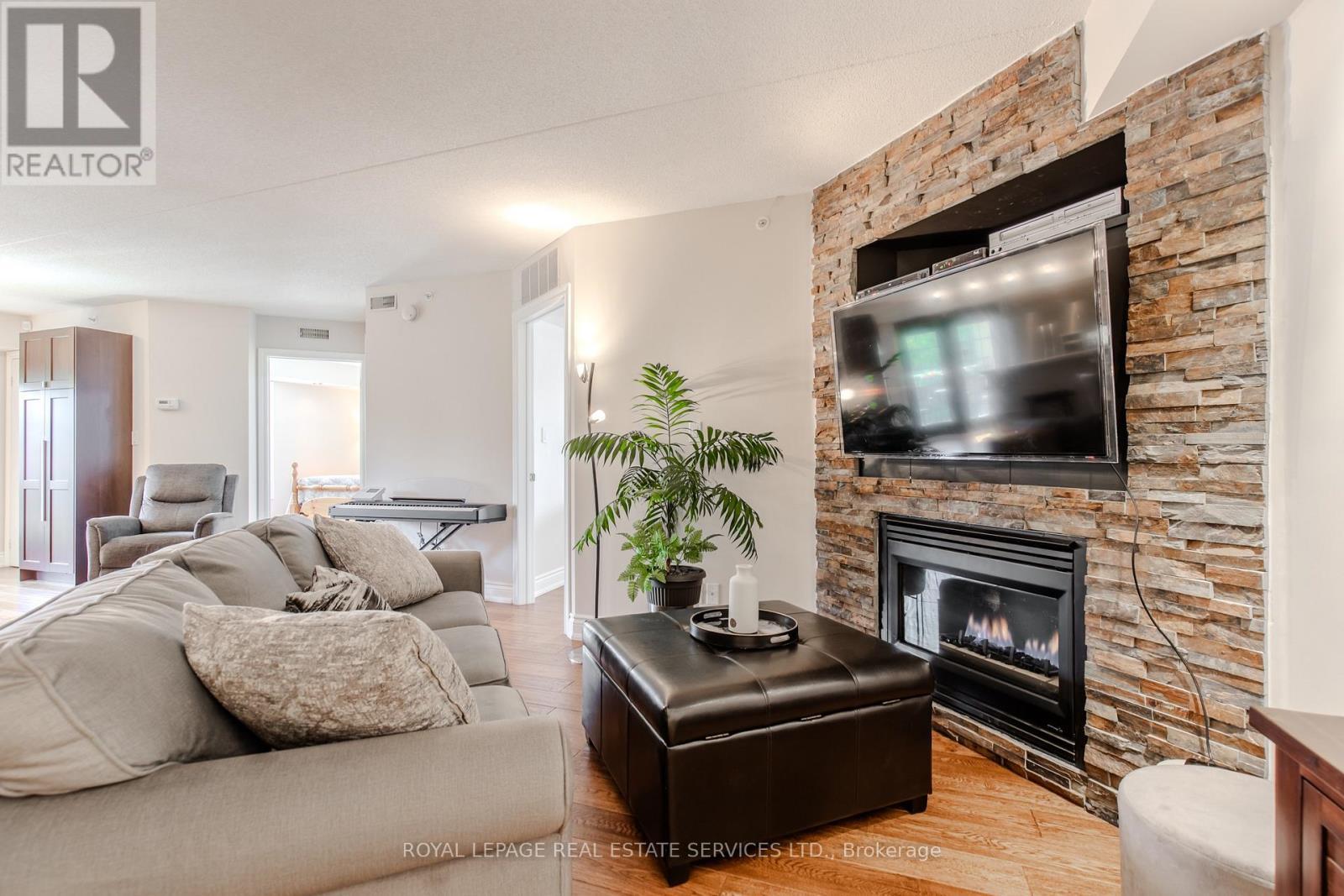 












310 - 1451 WALKER'S LINE

,
Burlington,




Ontario
L7M4P1

