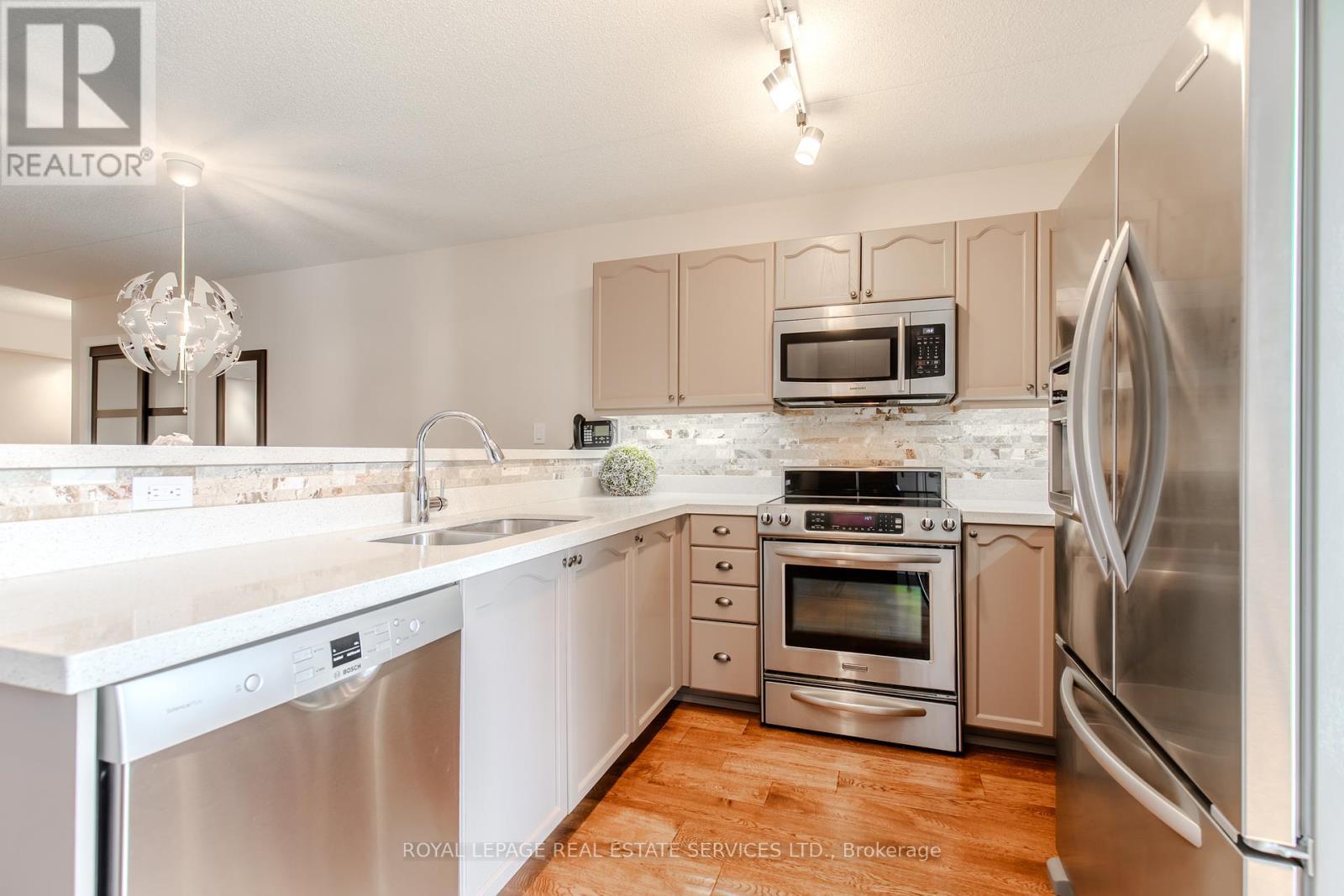 












310 - 1451 WALKER'S LINE

,
Burlington,




Ontario
L7M4P1

