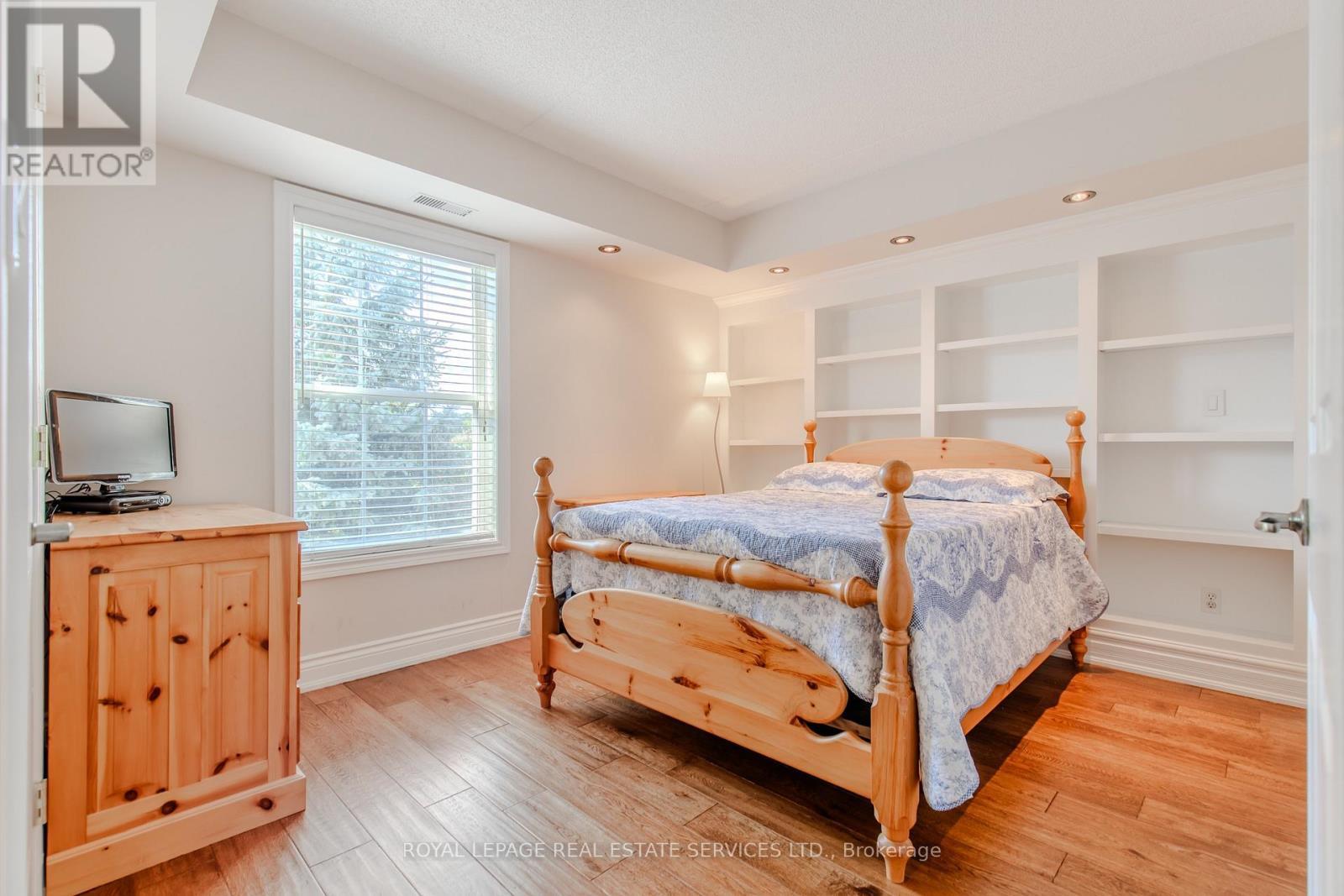 












310 - 1451 WALKER'S LINE

,
Burlington,




Ontario
L7M4P1

