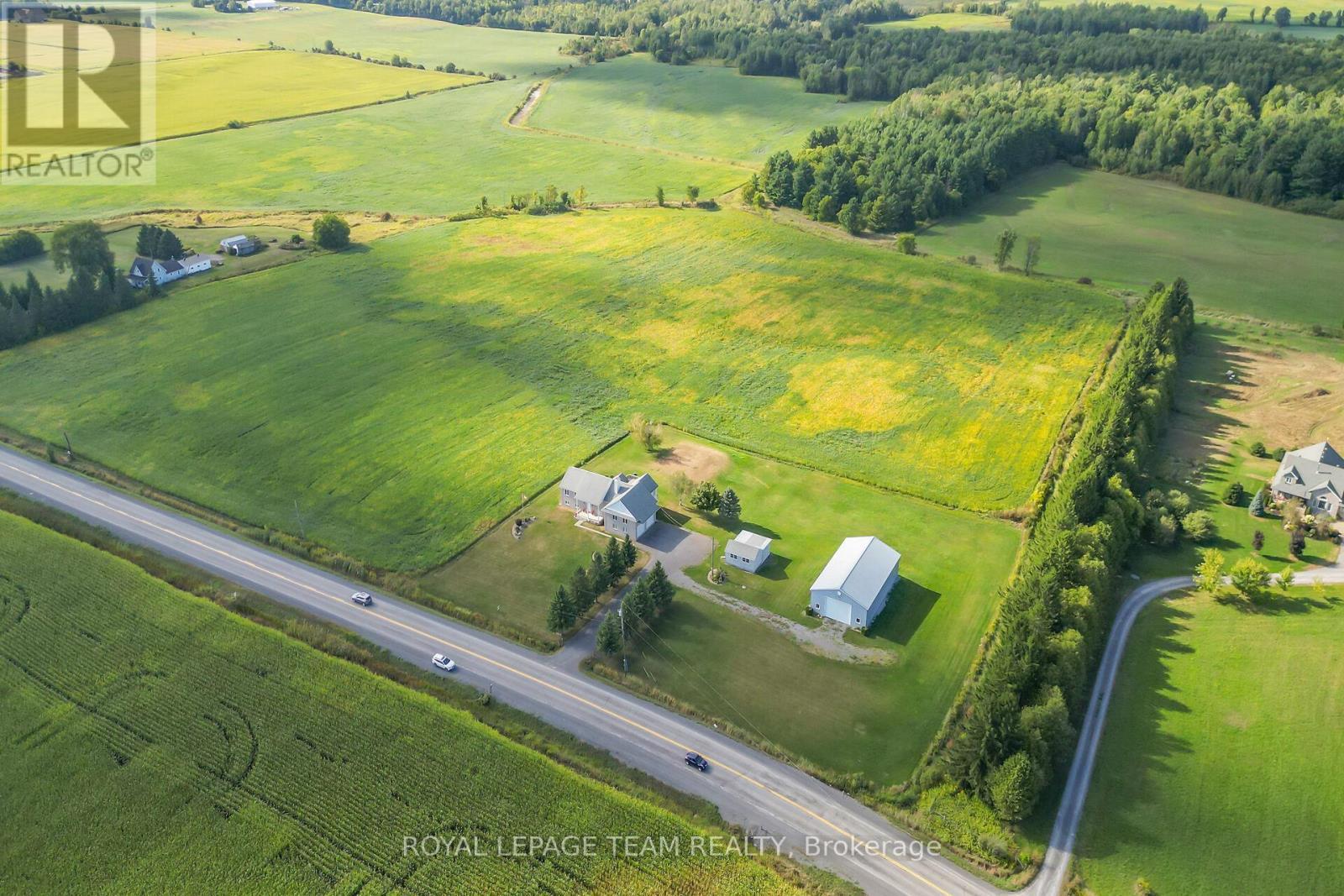 












8665 RUSSELL ROAD

,
Ottawa,




Ontario
K4B0J7

