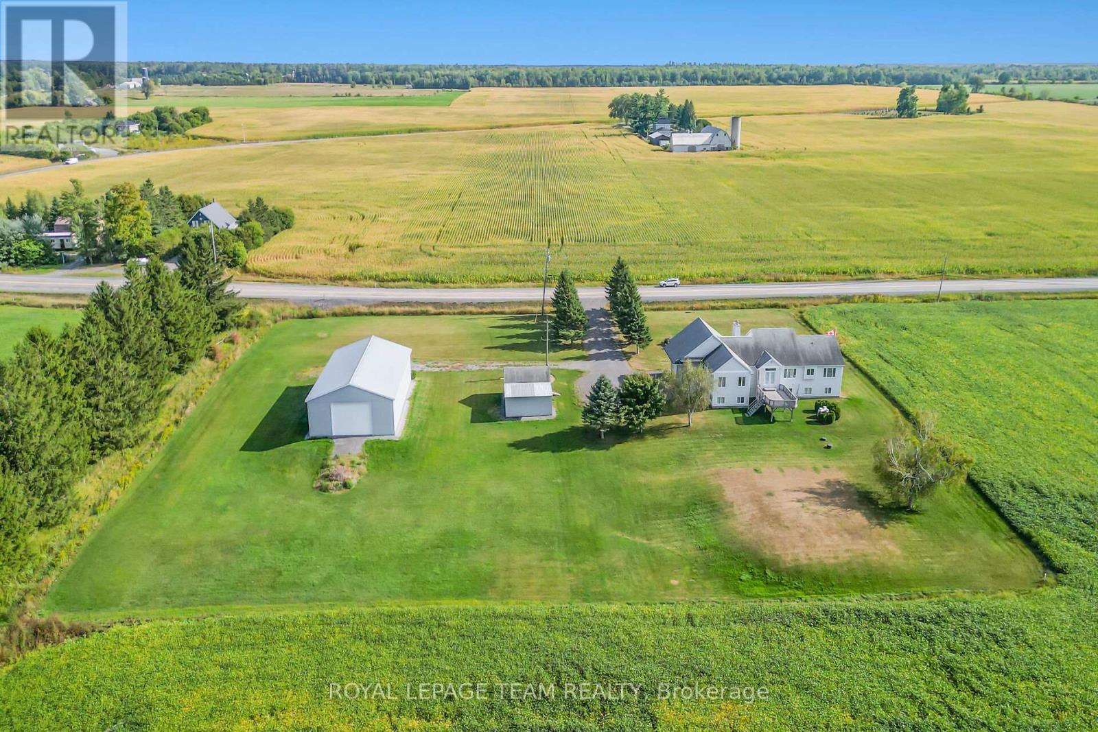 












8665 RUSSELL ROAD

,
Ottawa,




Ontario
K4B0J7

