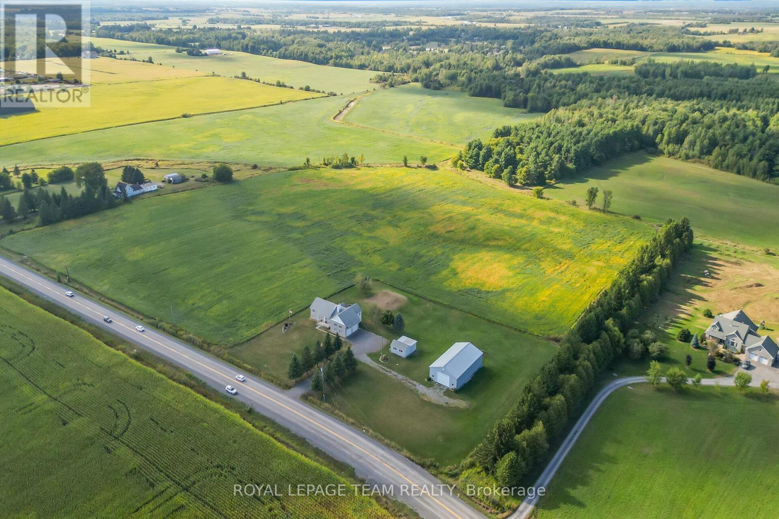 












8665 RUSSELL ROAD

,
Ottawa,




Ontario
K4B0J7

