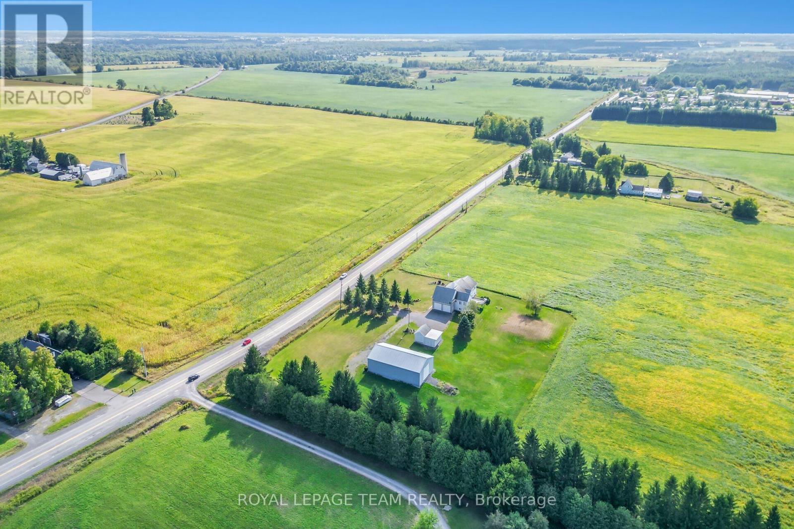 












8665 RUSSELL ROAD

,
Ottawa,




Ontario
K4B0J7

