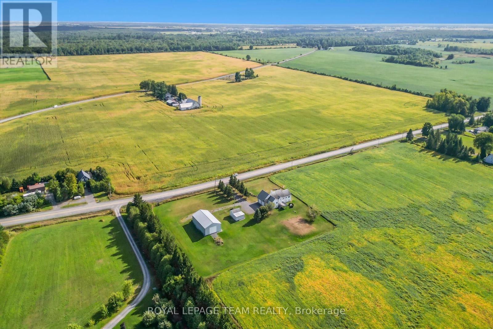 












8665 RUSSELL ROAD

,
Ottawa,




Ontario
K4B0J7

