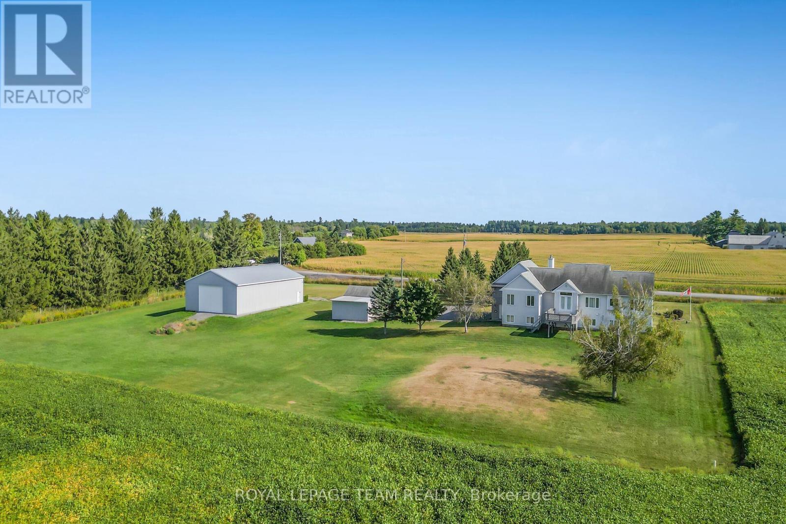 












8665 RUSSELL ROAD

,
Ottawa,




Ontario
K4B0J7

