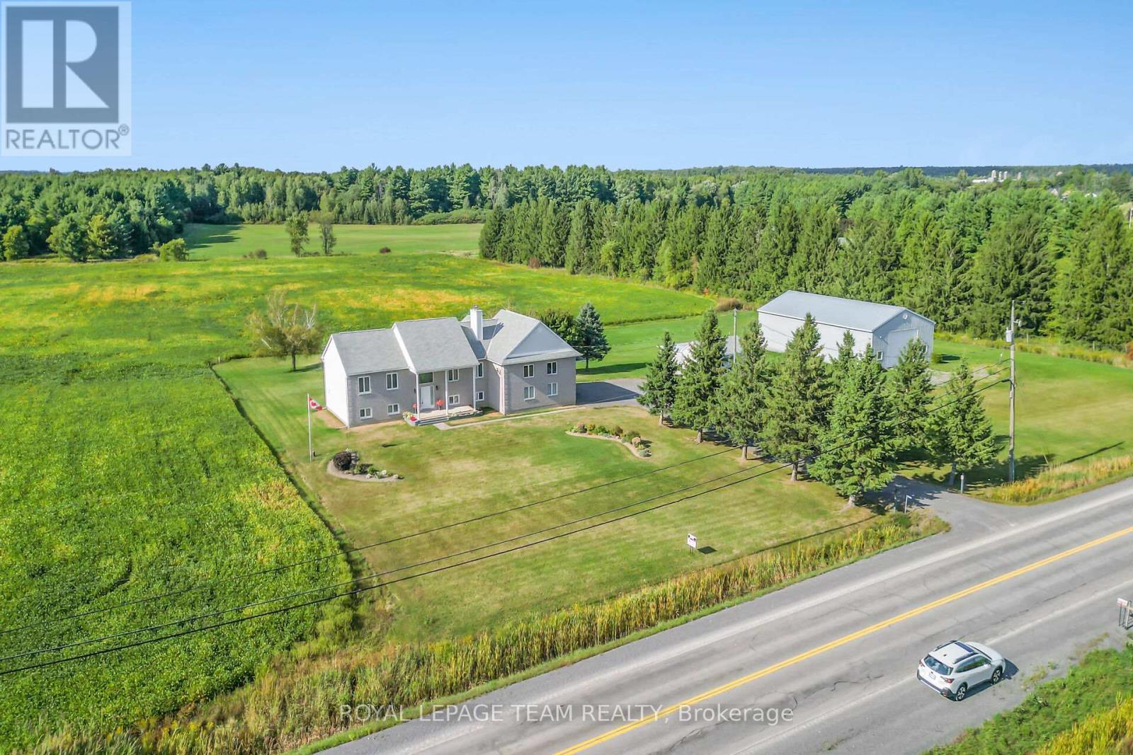 












8665 RUSSELL ROAD

,
Ottawa,




Ontario
K4B0J7


