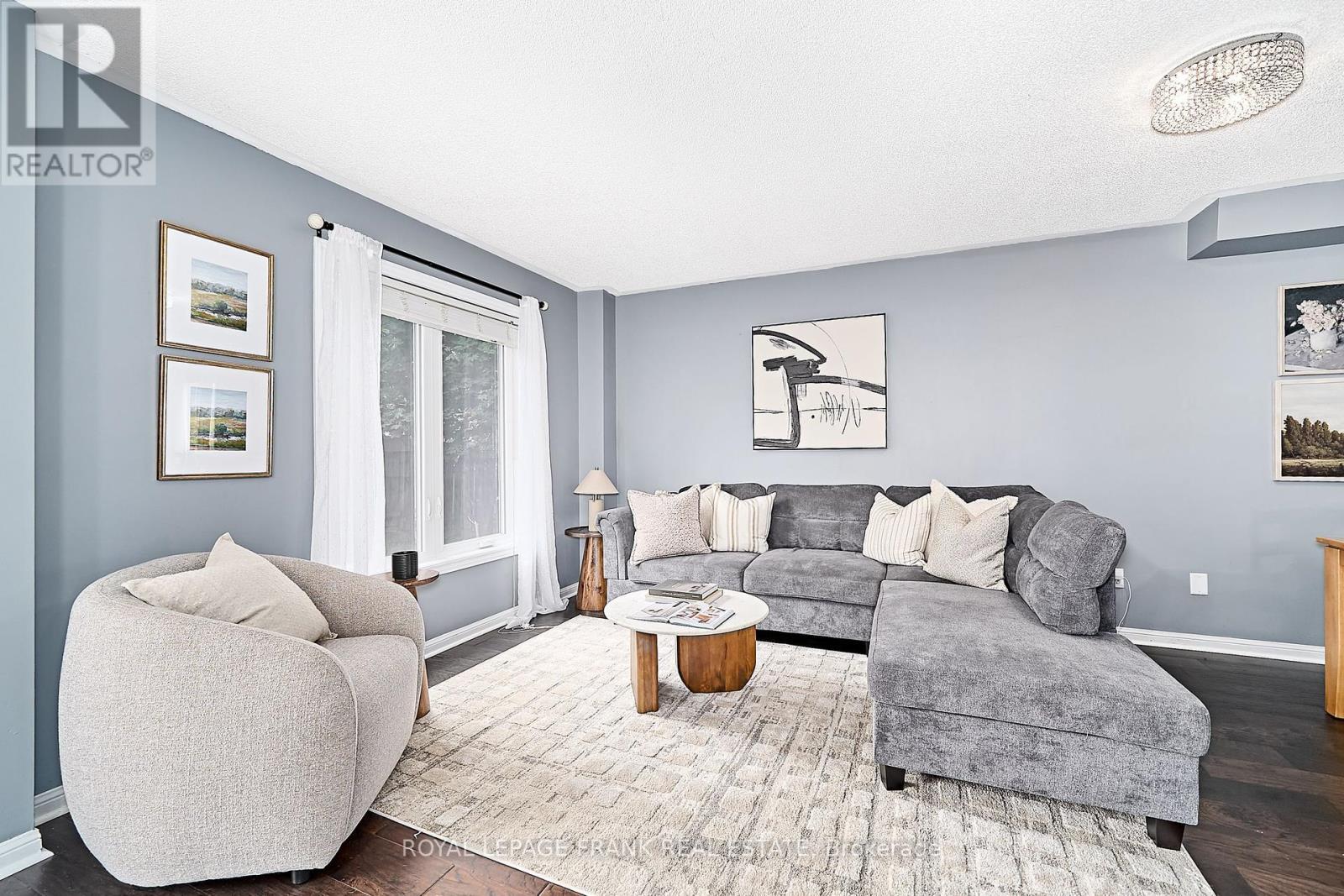 












29 CARVETH CRESCENT

,
Clarington (Newcastle),




Ontario
L1B1N3

