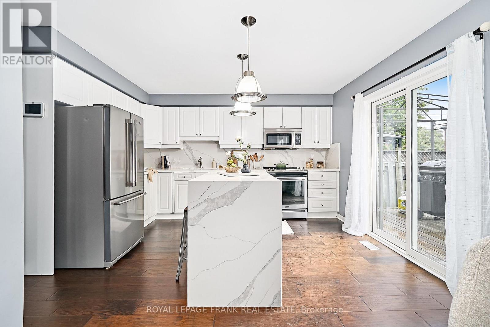 












29 CARVETH CRESCENT

,
Clarington (Newcastle),




Ontario
L1B1N3

