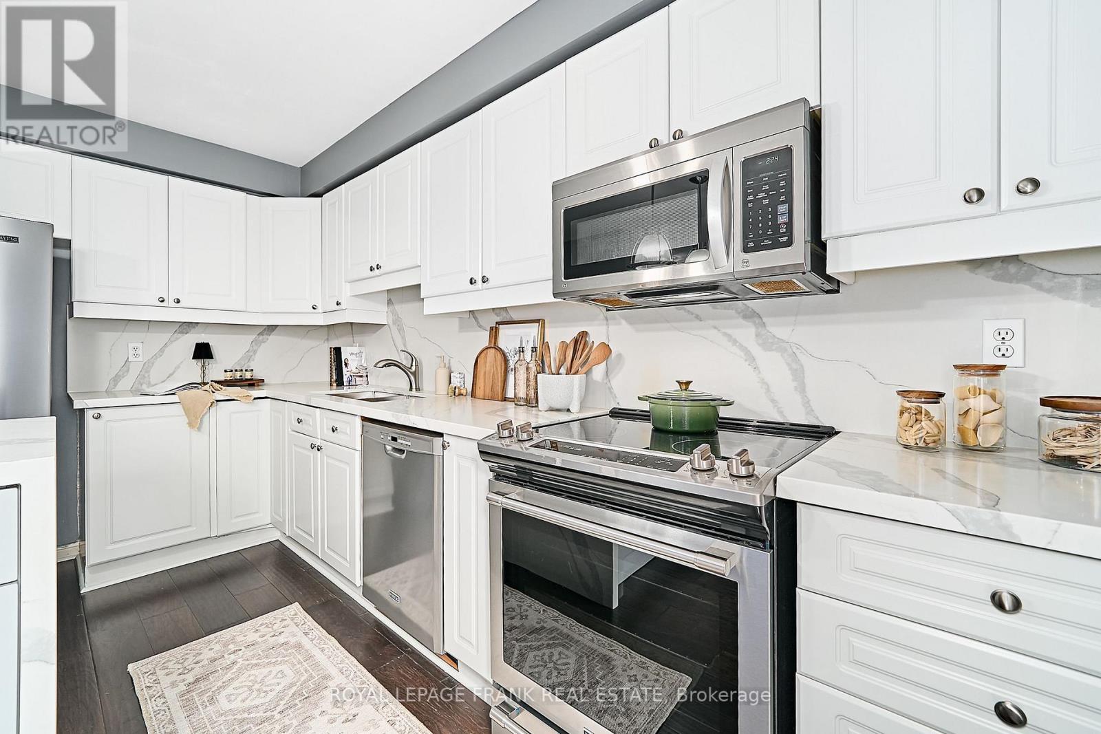 












29 CARVETH CRESCENT

,
Clarington (Newcastle),




Ontario
L1B1N3

