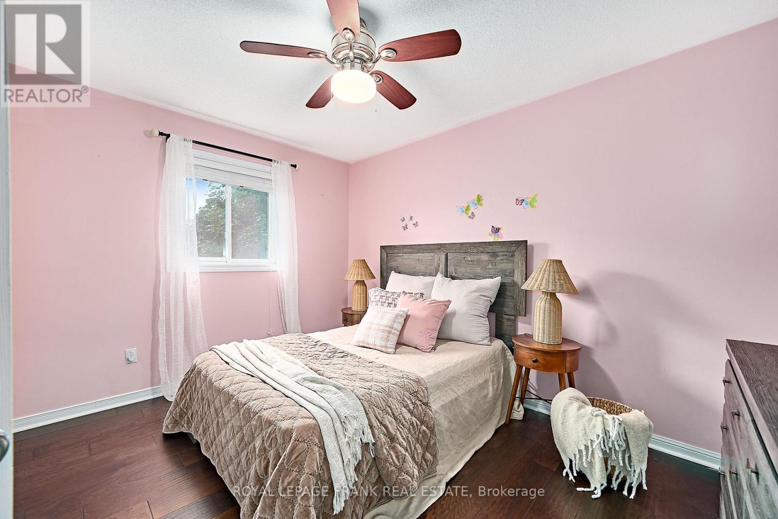












29 CARVETH CRESCENT

,
Clarington (Newcastle),




Ontario
L1B1N3

