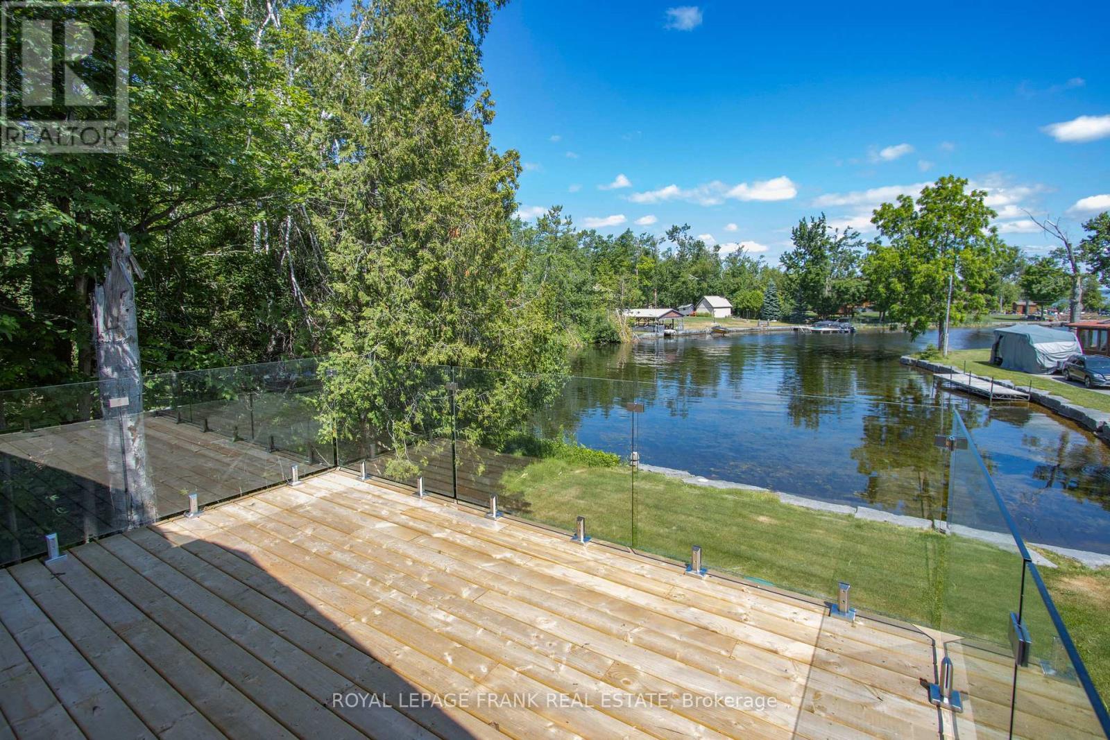 












71 FALLS BAY ROAD

,
Kawartha Lakes (Bobcaygeon),




Ontario
K0M1A0

