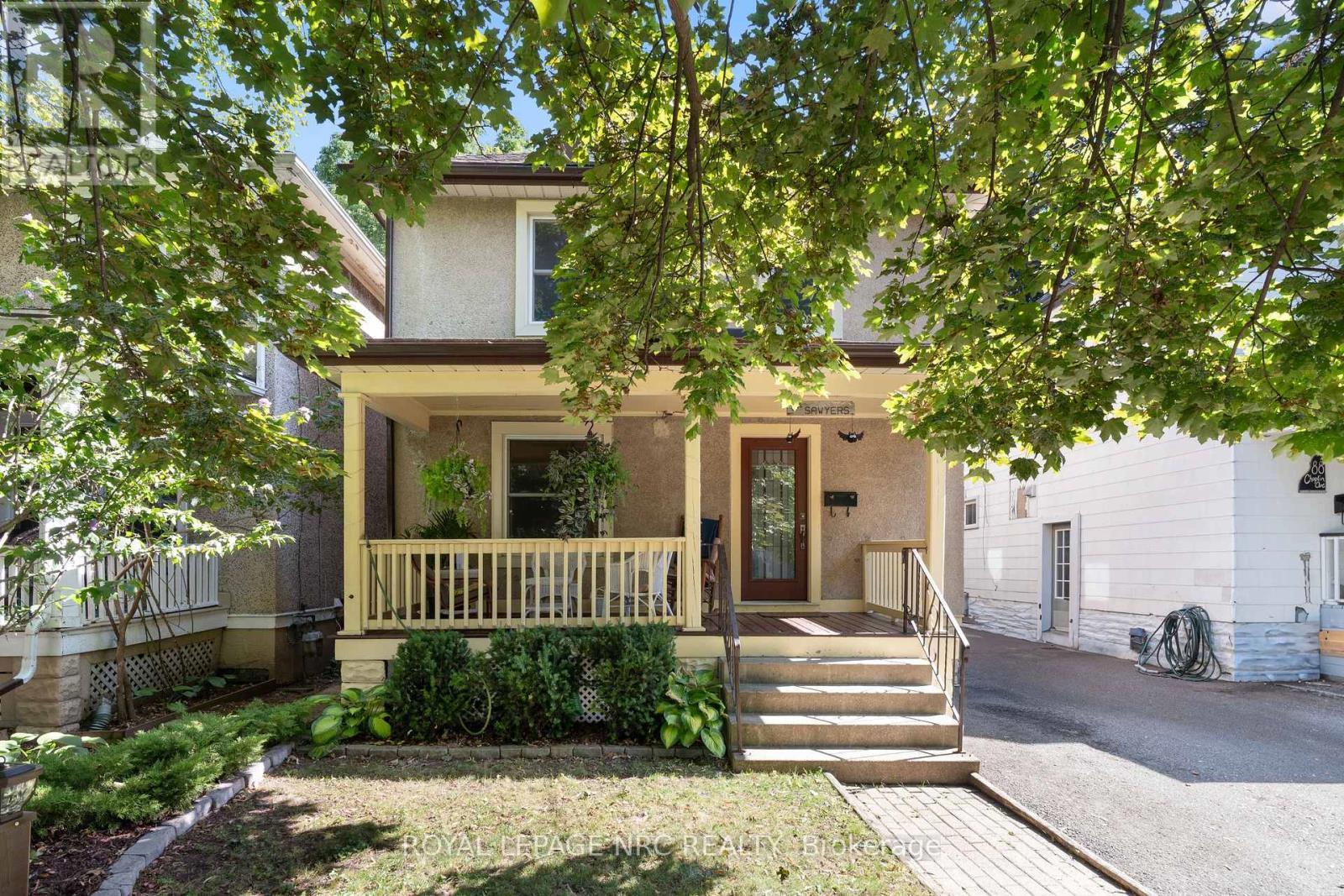 












90 CHAPLIN AVENUE

,
St. Catharines (Downtown),




Ontario
L2R2E7

