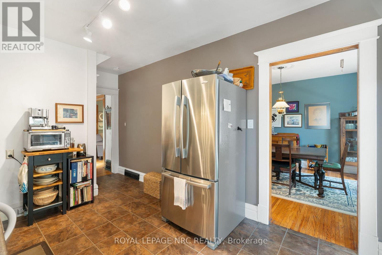 












90 CHAPLIN AVENUE

,
St. Catharines (Downtown),




Ontario
L2R2E7

