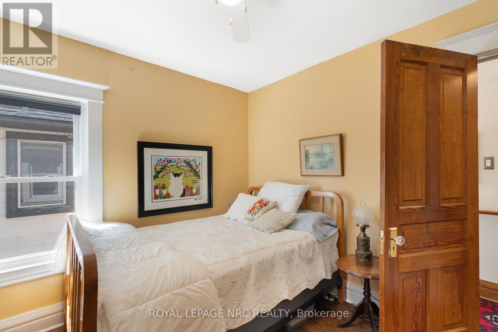 












90 CHAPLIN AVENUE

,
St. Catharines (Downtown),




Ontario
L2R2E7


