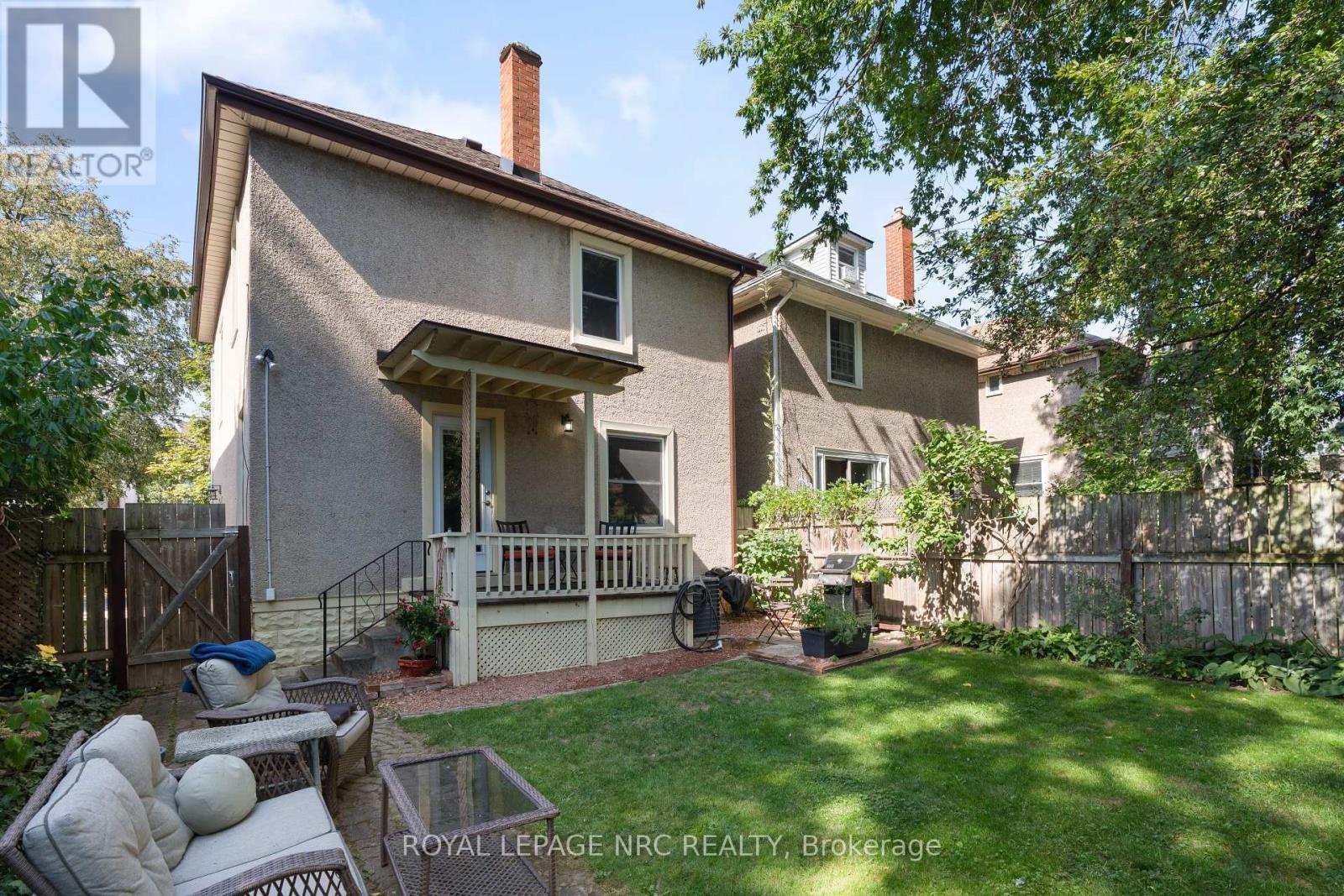 












90 CHAPLIN AVENUE

,
St. Catharines (Downtown),




Ontario
L2R2E7

