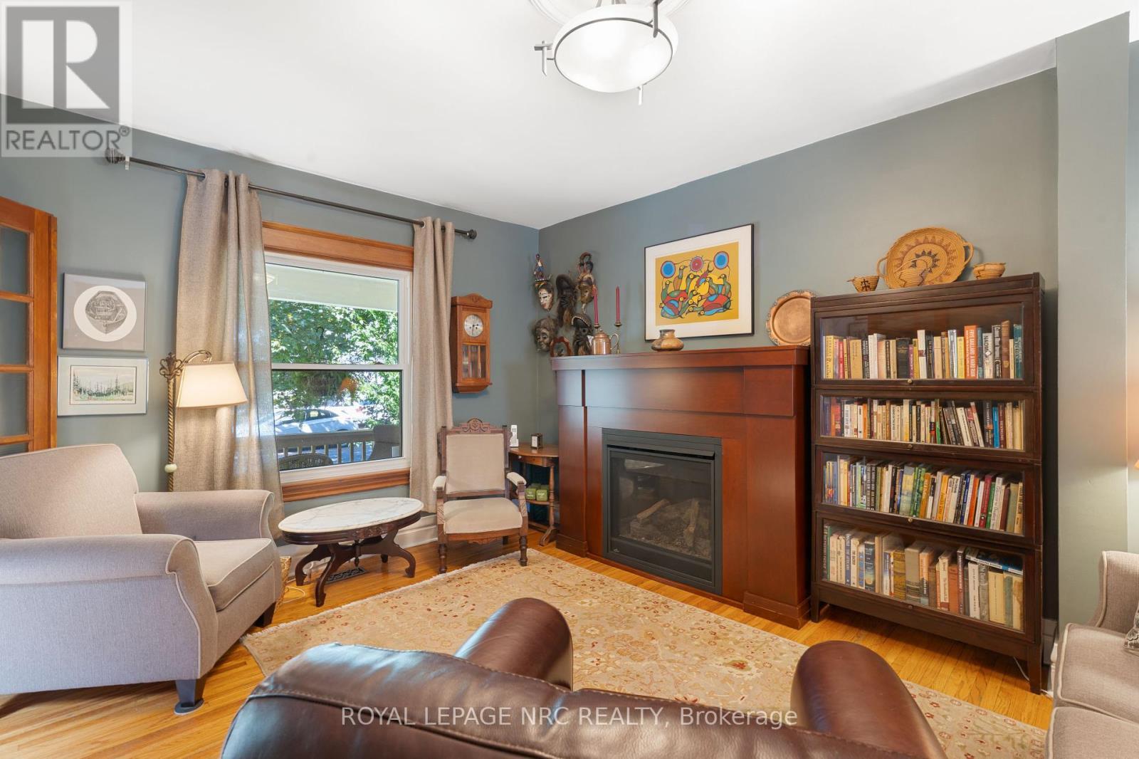












90 CHAPLIN AVENUE

,
St. Catharines (Downtown),




Ontario
L2R2E7

