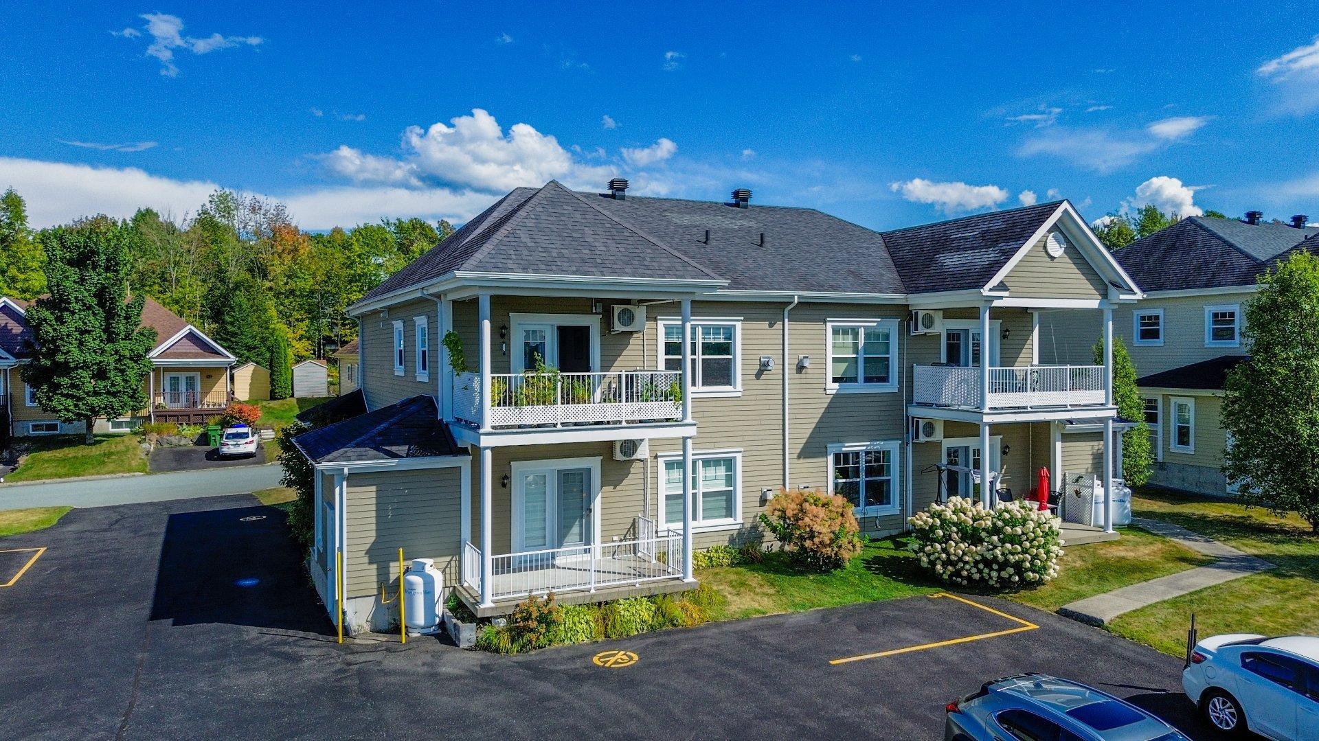 









623


Rue St-Alphonse S.

,
Magog,




QC
J1X0C8


