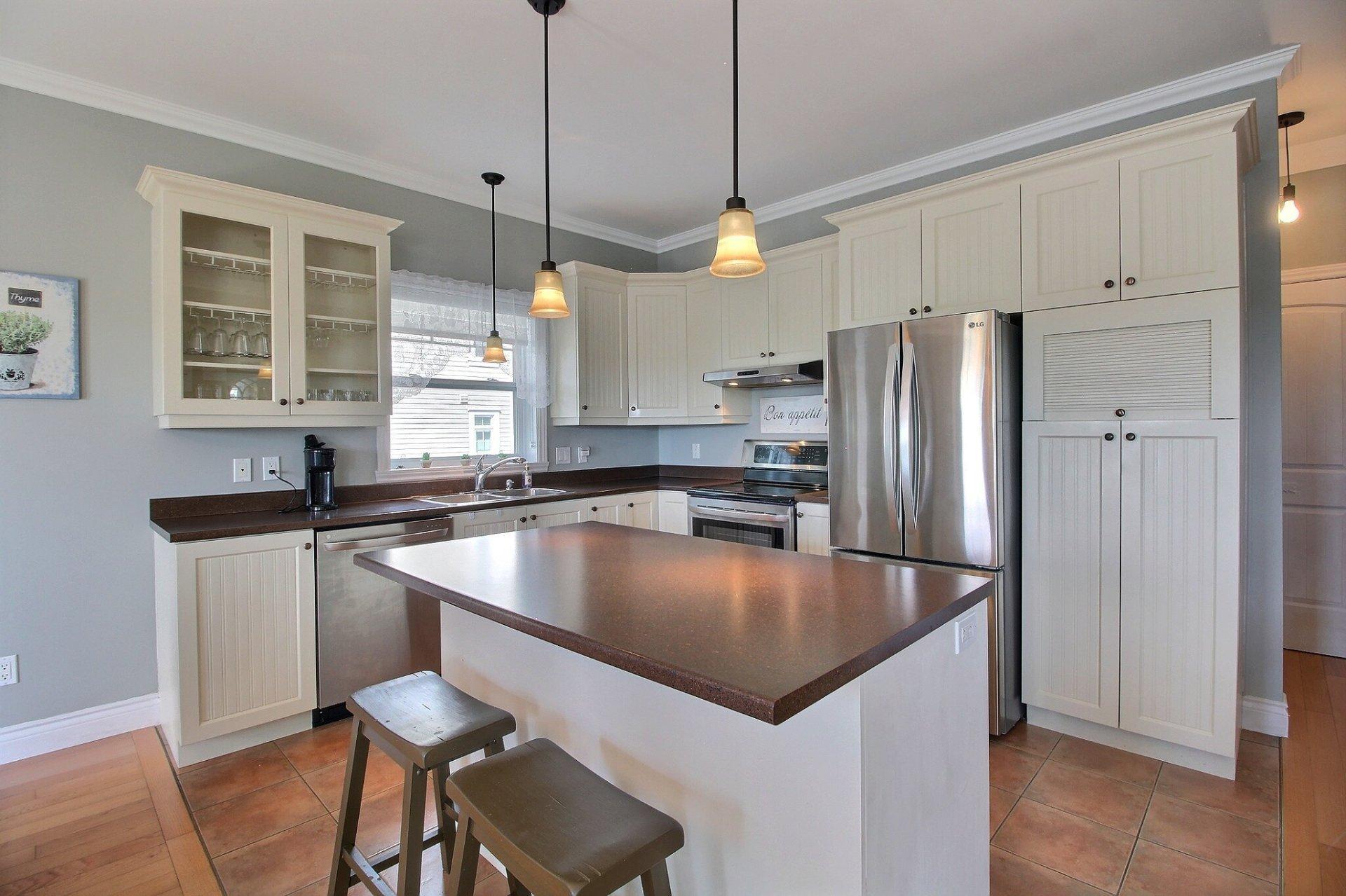 









623


Rue St-Alphonse S.

,
Magog,




QC
J1X0C8


