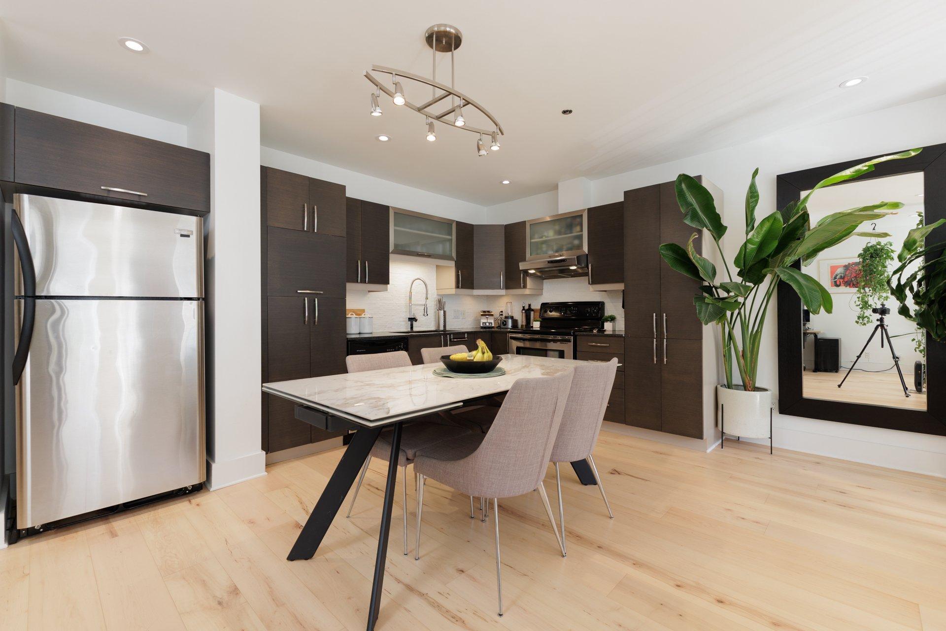 









4247


Rue Clark

, 203,
Montréal (Le Plateau-Mont-Royal),




QC
H2W1X2

