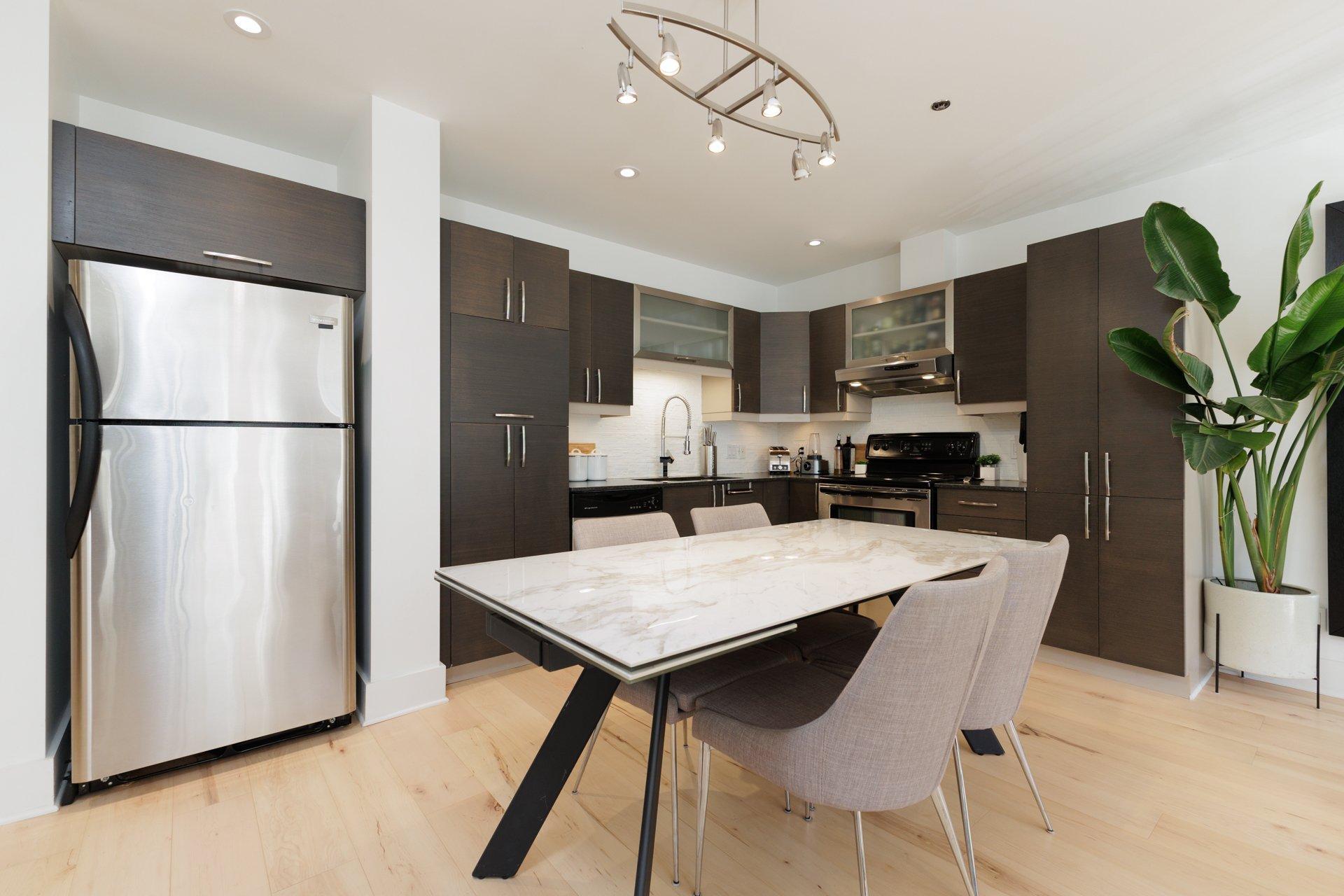 









4247


Rue Clark

, 203,
Montréal (Le Plateau-Mont-Royal),




QC
H2W1X2

