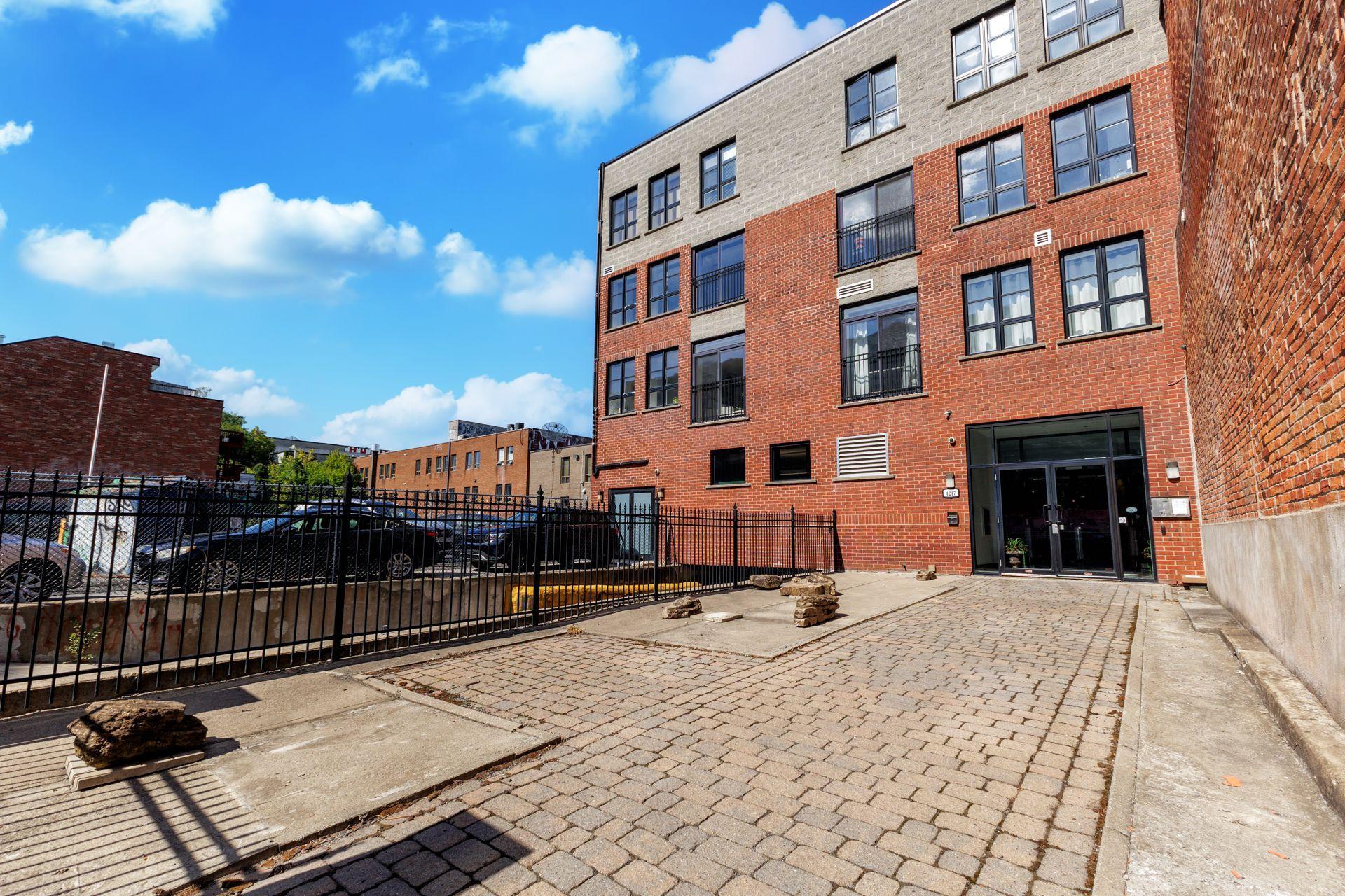 









4247


Rue Clark

, 203,
Montréal (Le Plateau-Mont-Royal),




QC
H2W1X2

