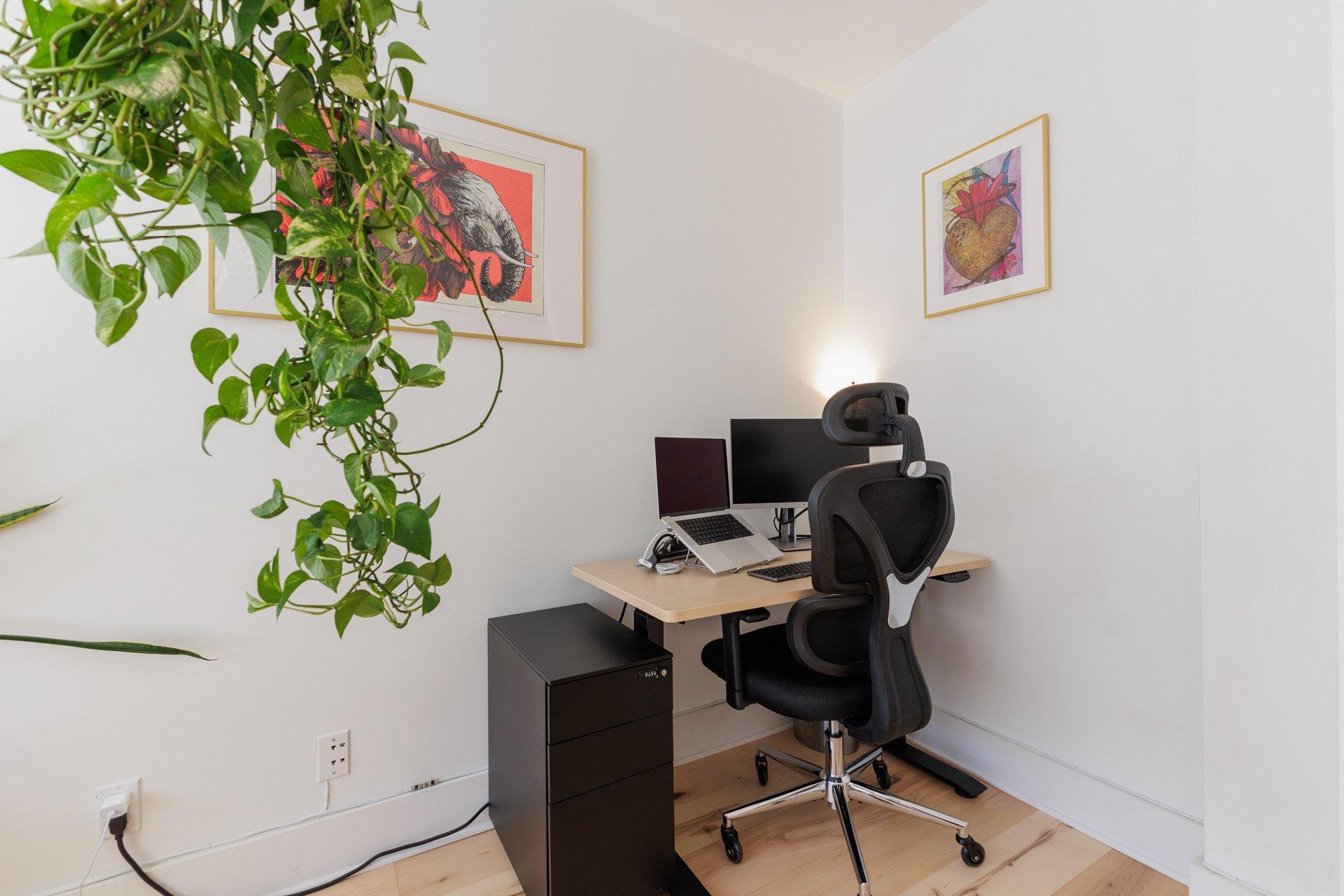 









4247


Rue Clark

, 203,
Montréal (Le Plateau-Mont-Royal),




QC
H2W1X2

