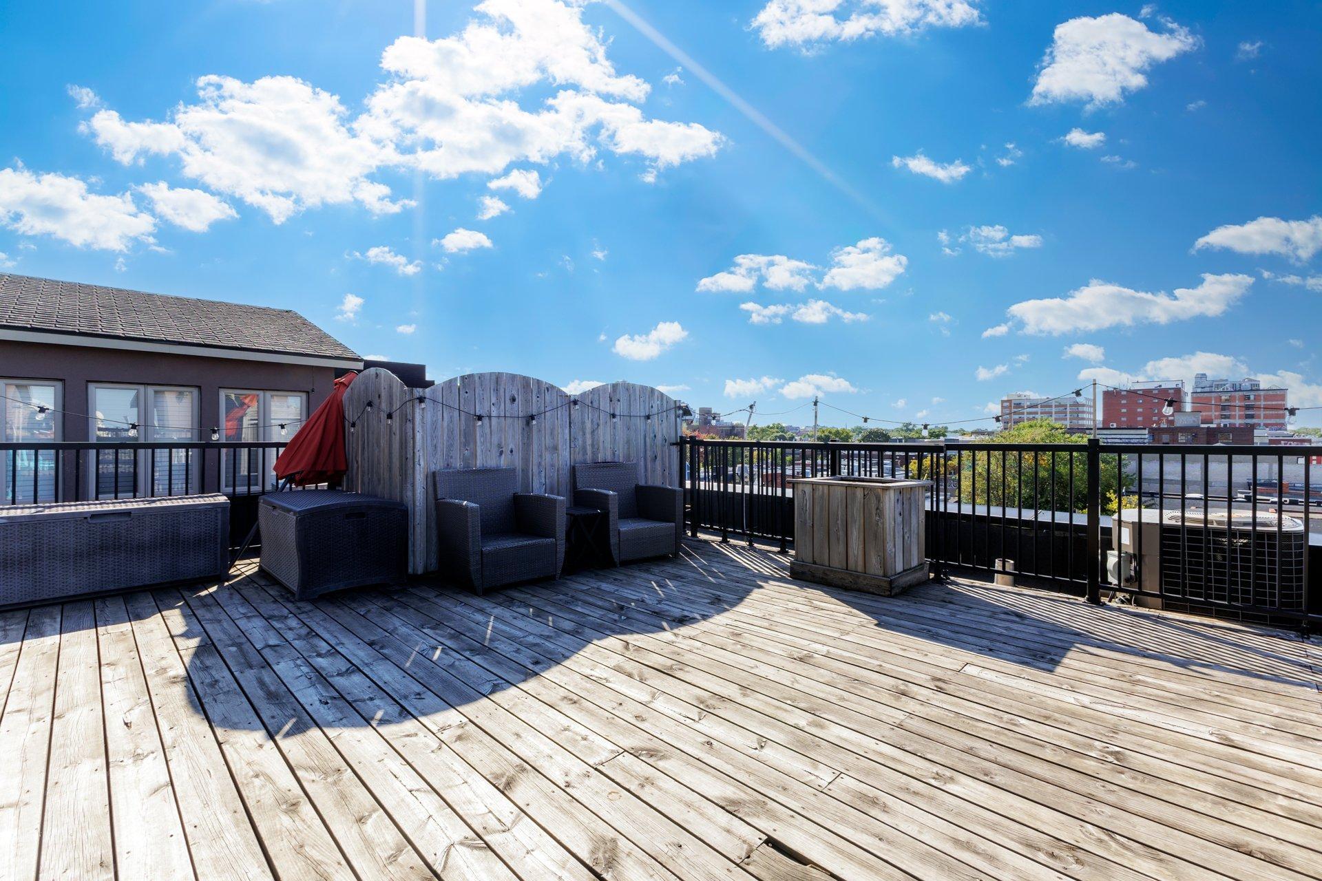 









4247


Rue Clark

, 203,
Montréal (Le Plateau-Mont-Royal),




QC
H2W1X2

