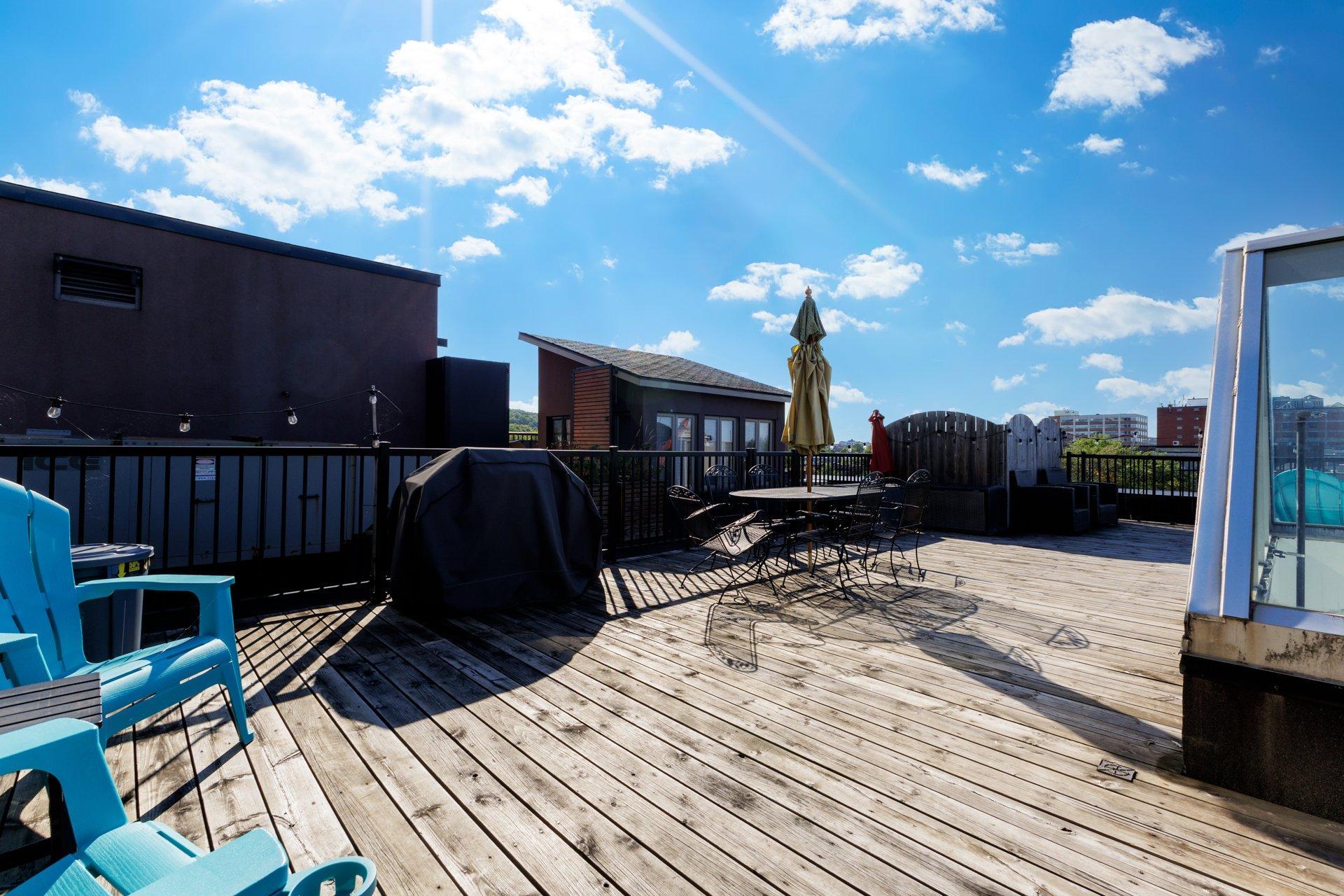









4247


Rue Clark

, 203,
Montréal (Le Plateau-Mont-Royal),




QC
H2W1X2

