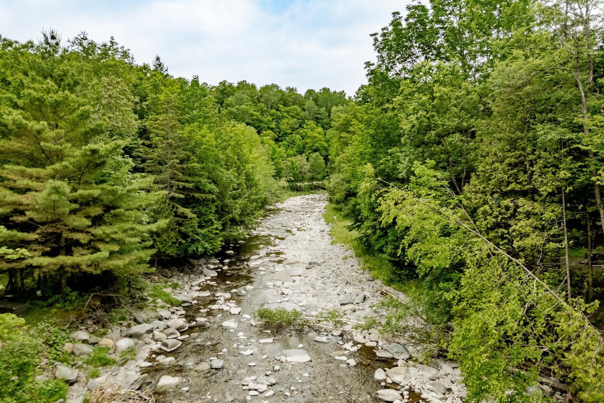 












Ch. de Hyatt's-Mills

,
Compton,







QC
J0B1L0

