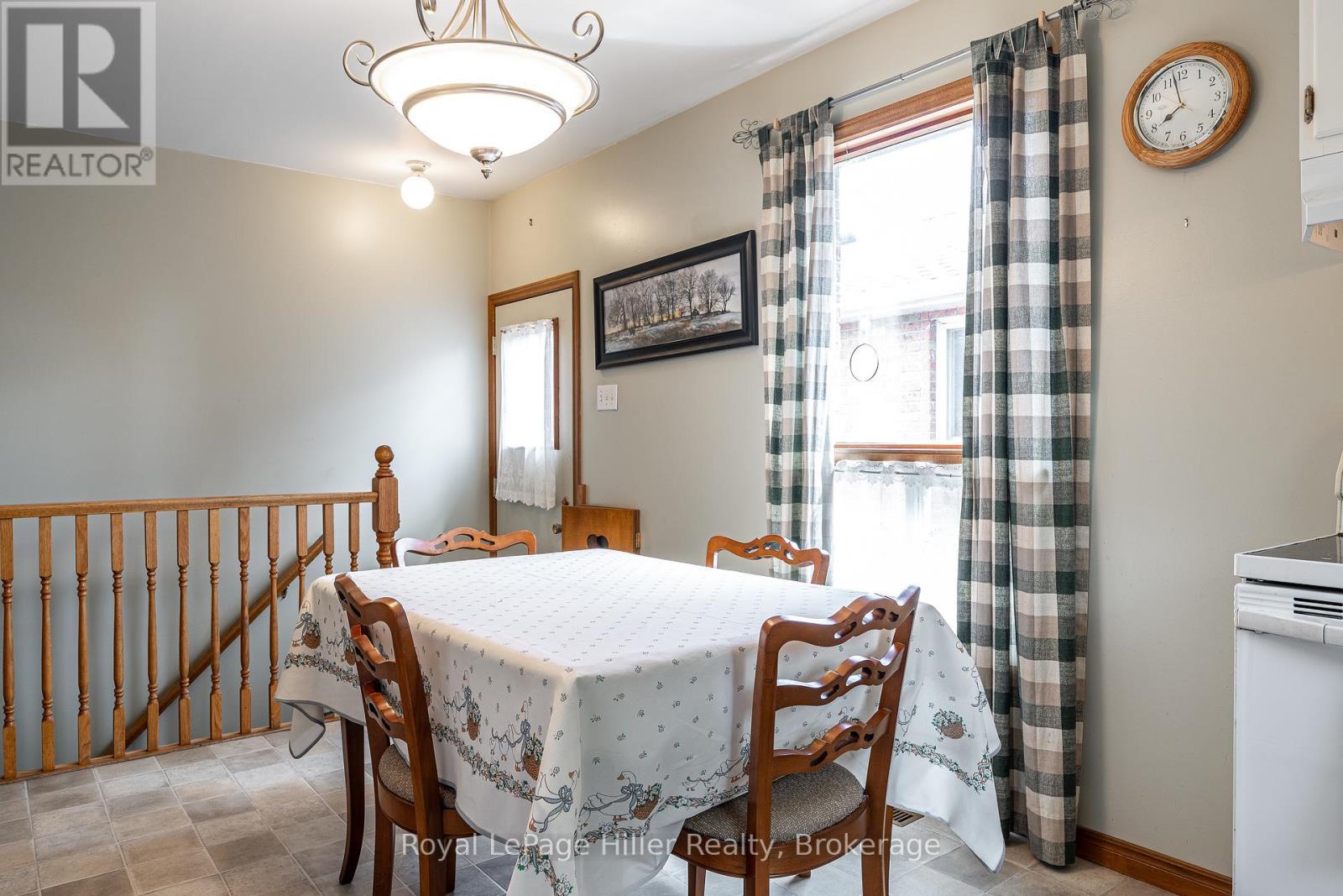 












291 JOHN STREET S

,
Stratford,




Ontario
N5A7T2

